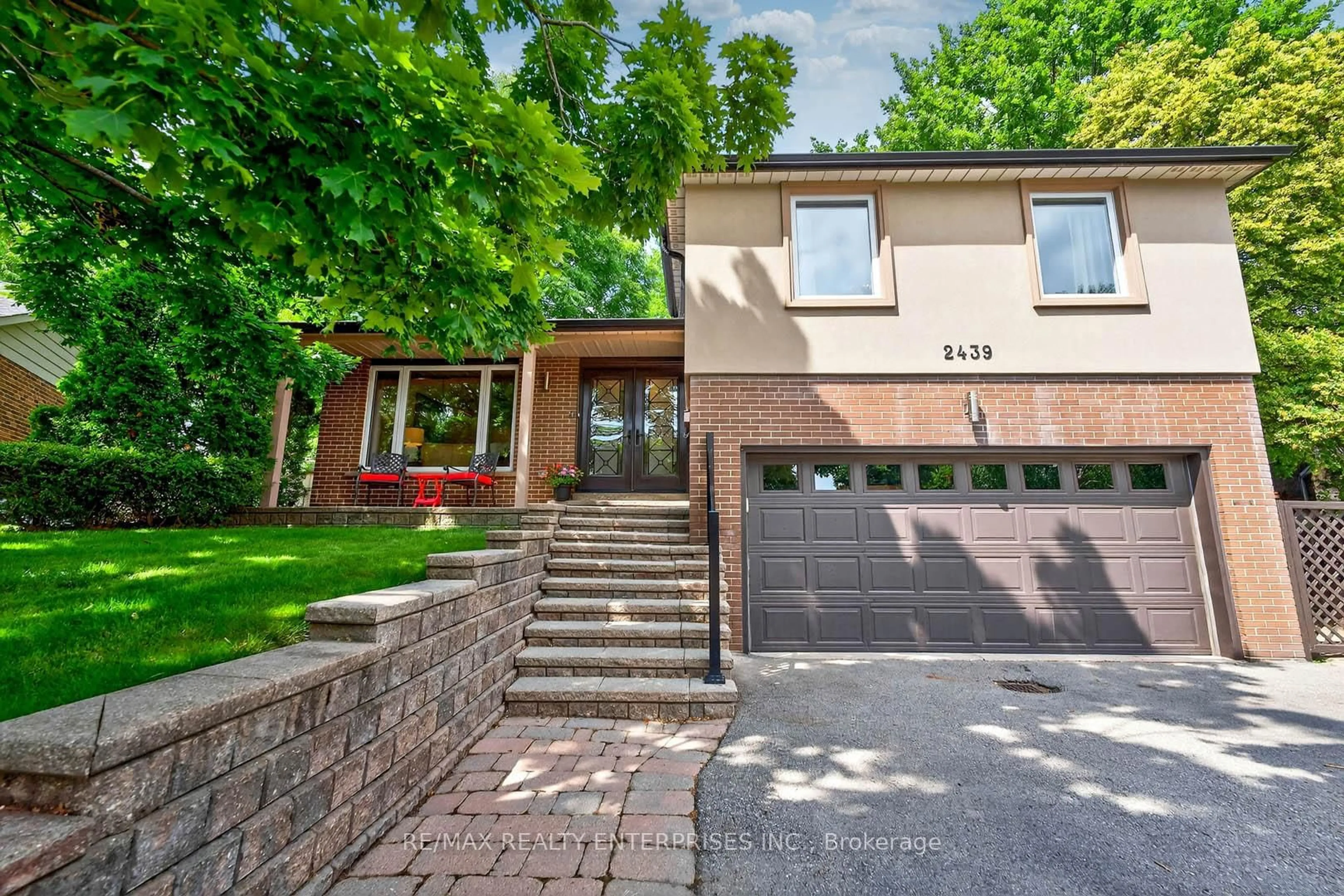Home with brick exterior material, street for 2439 Arioso Crt, Mississauga Ontario L5K 1X9