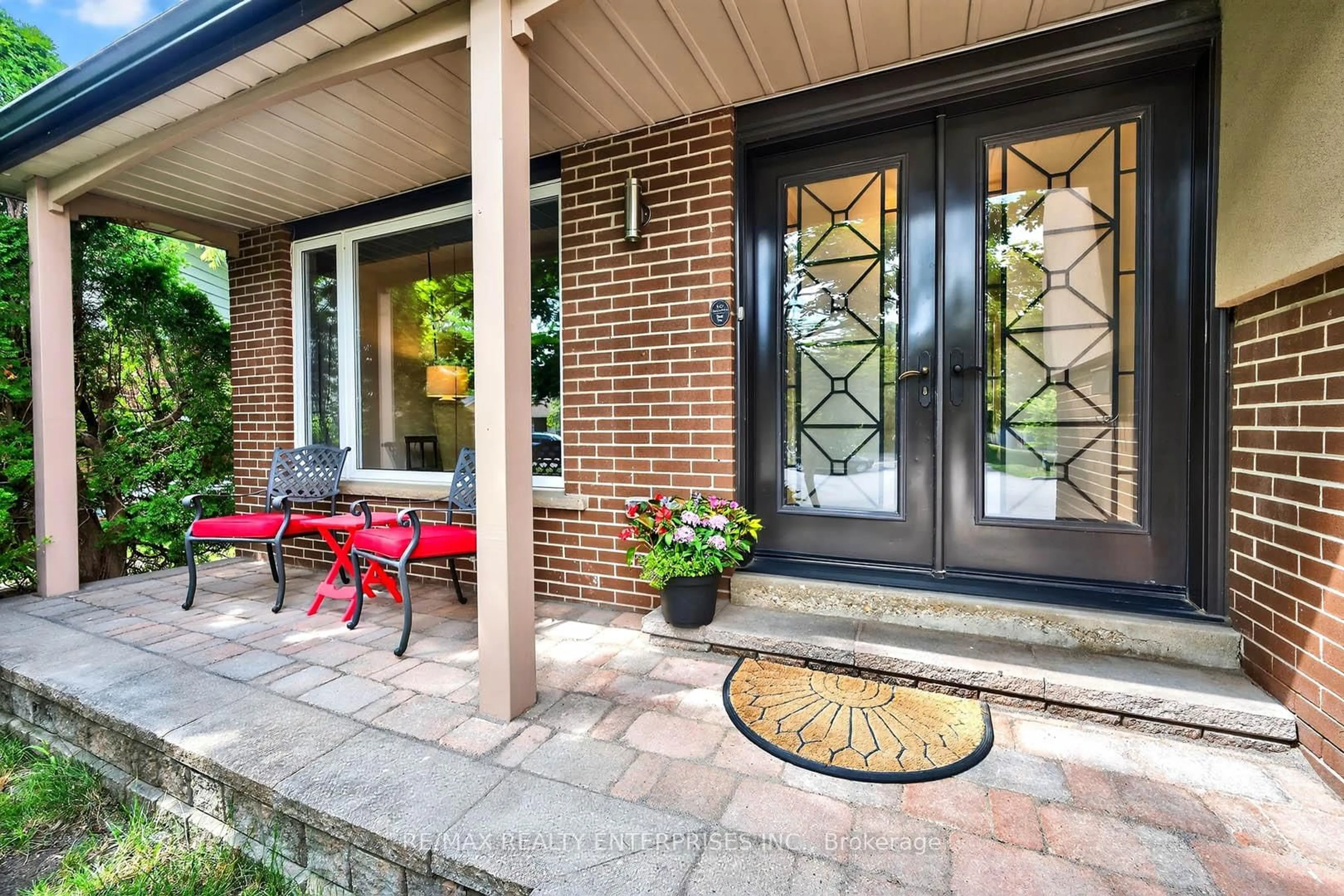 Home with brick exterior material, street for 2439 Arioso Crt, Mississauga Ontario L5K 1X9
