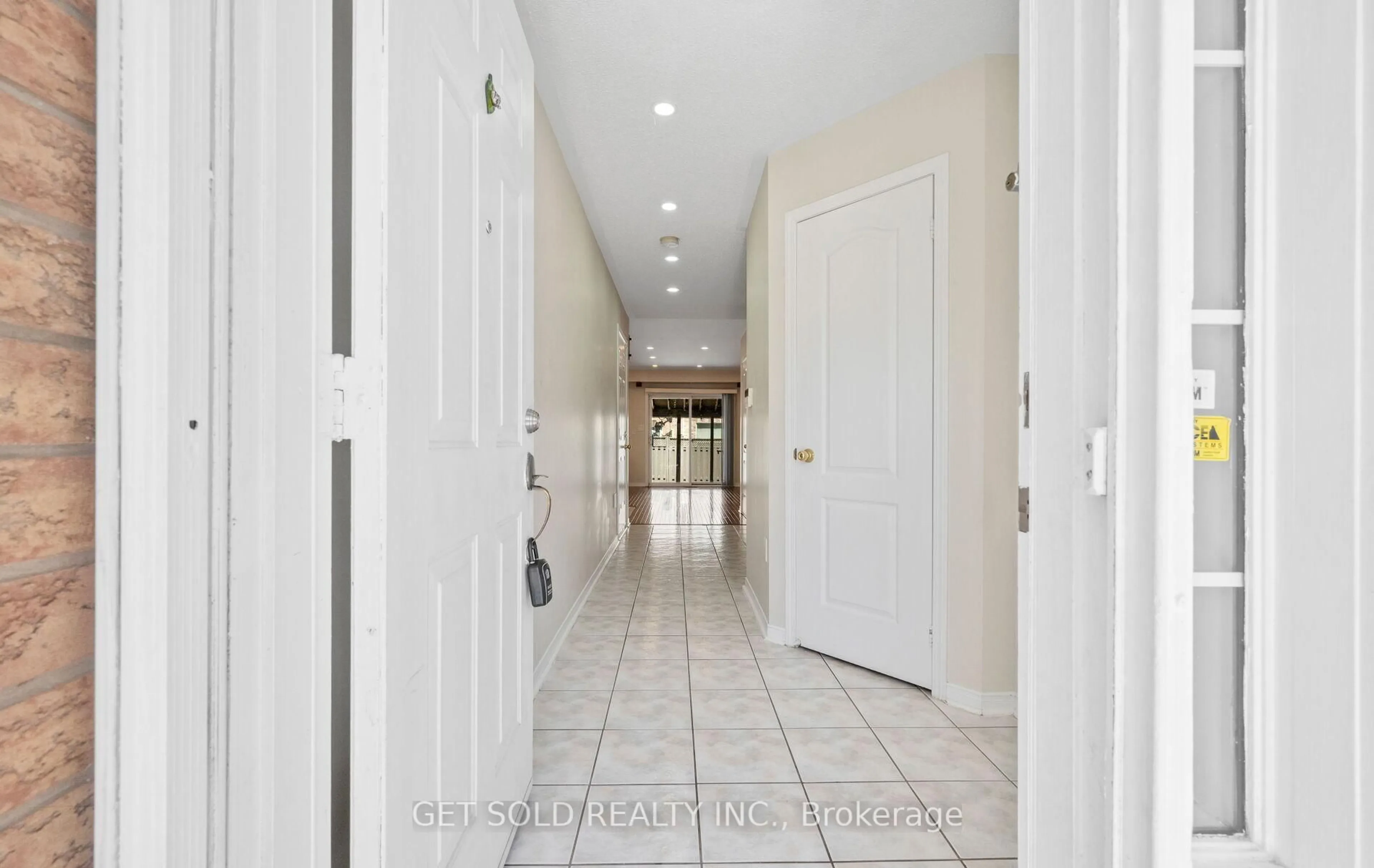 Indoor foyer for 16 Mare Cres, Toronto Ontario M9W 7E6