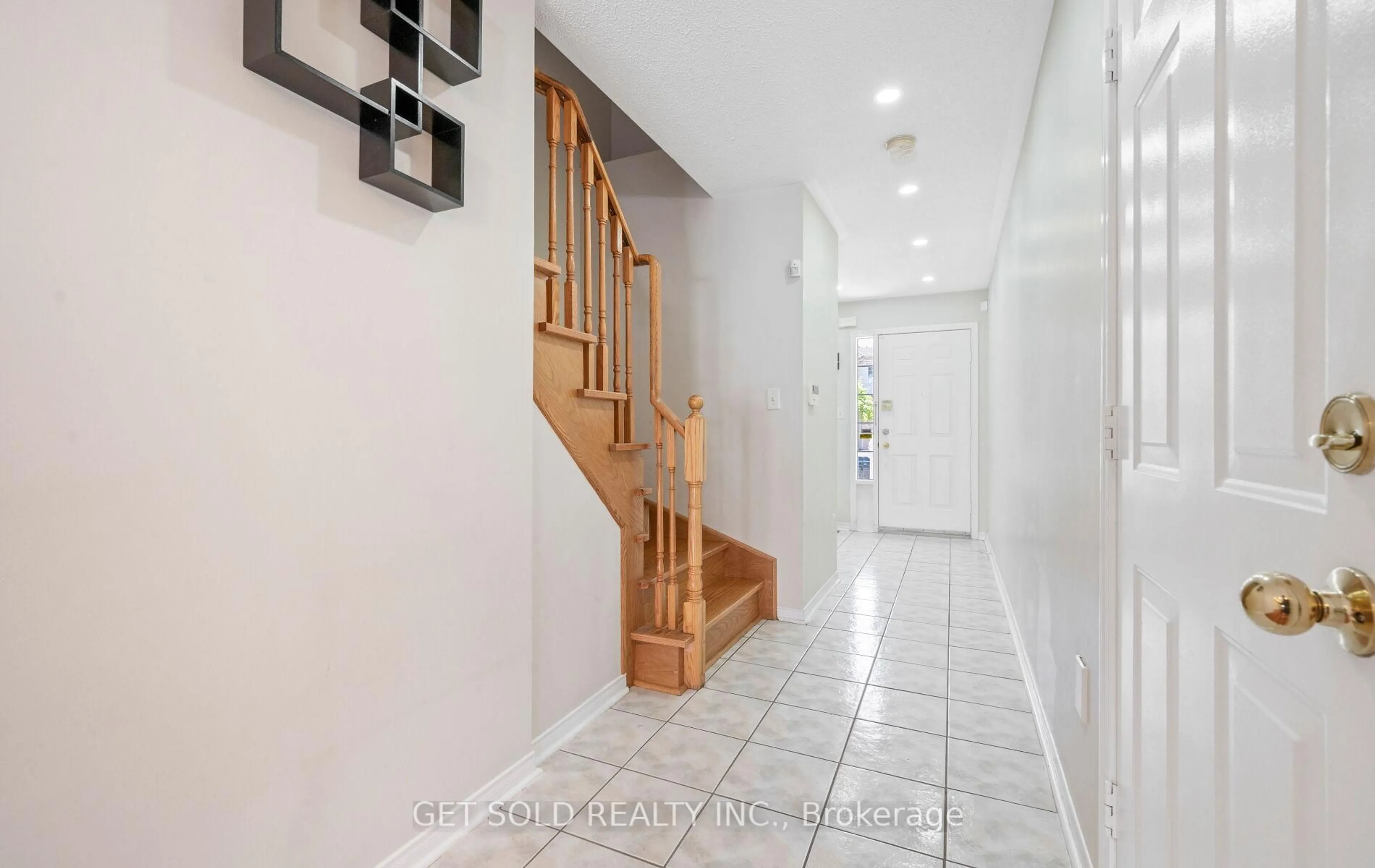 Unknown for 16 Mare Cres, Toronto Ontario M9W 7E6