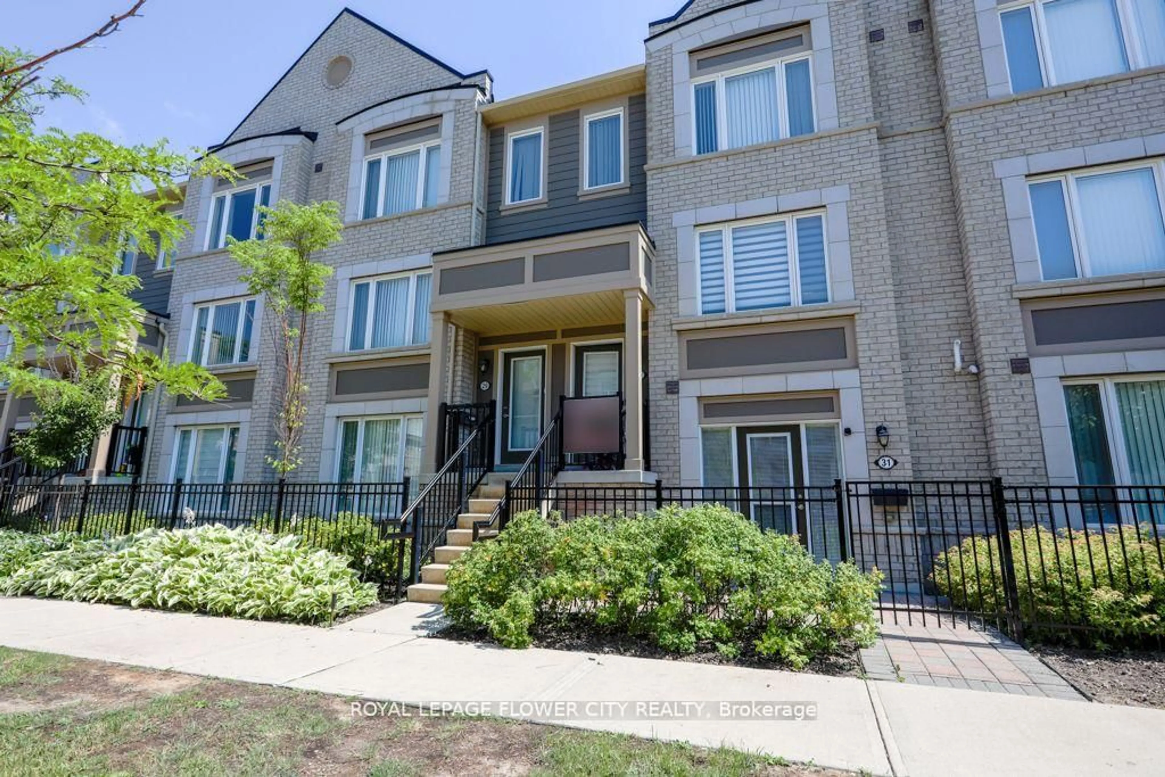 Unknown for 1 Beckenrose Crt #30, Brampton Ontario L6Y 6G2