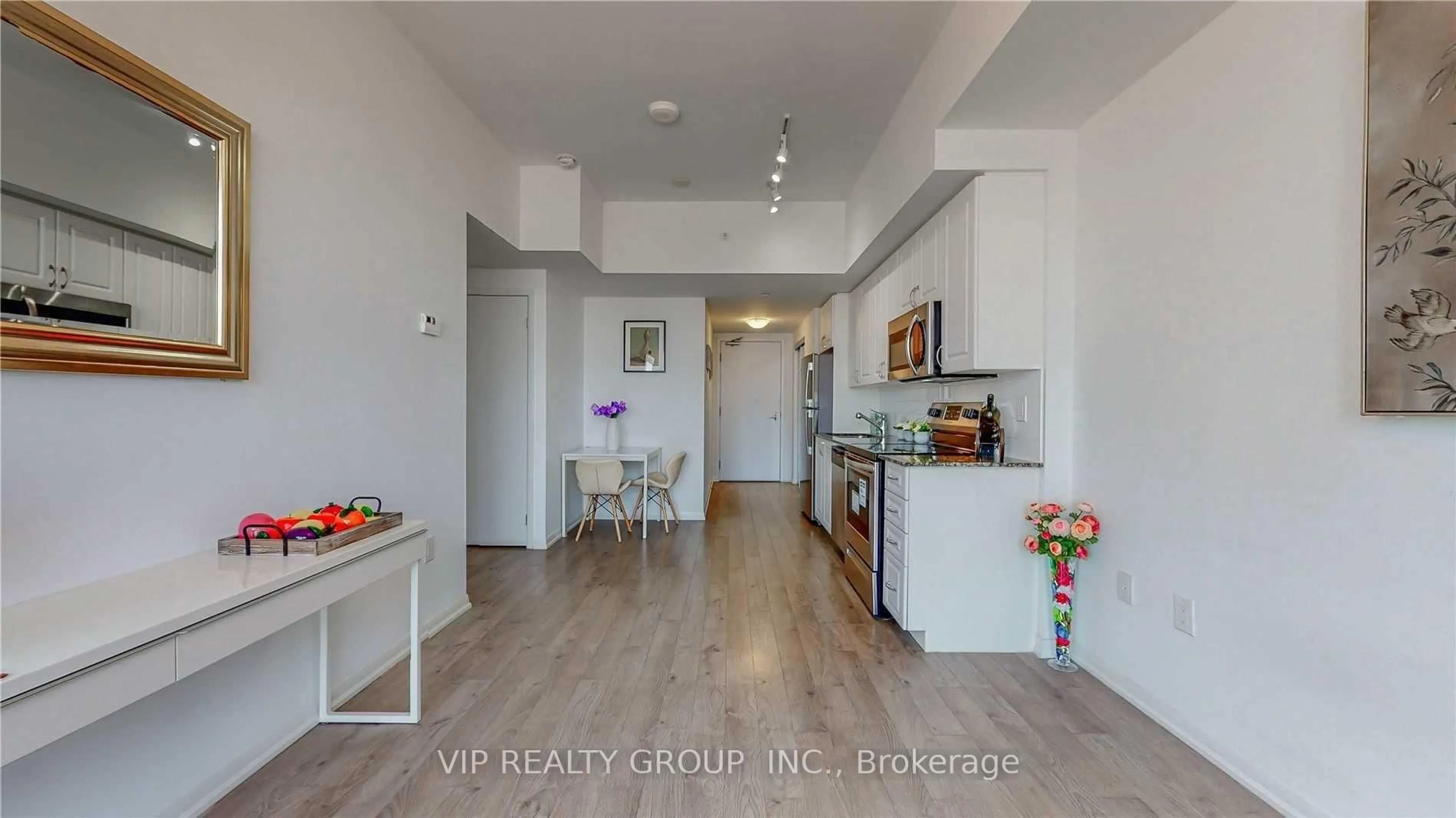 Unknown for 3091 Dufferin St #805, Toronto Ontario M6A 0C4