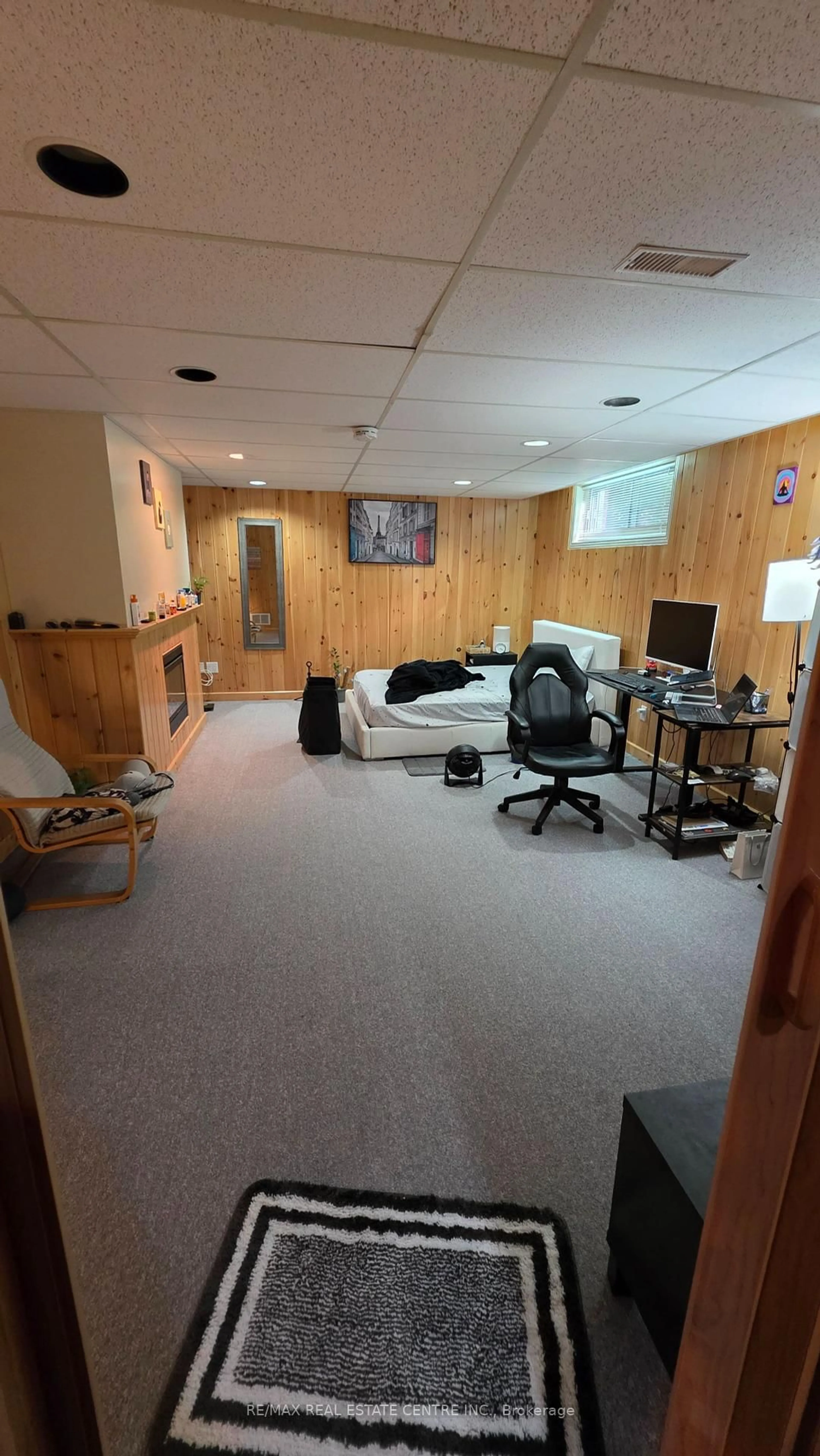 A pic of a room for 593 Indian Rd, Mississauga Ontario L5H 1R1