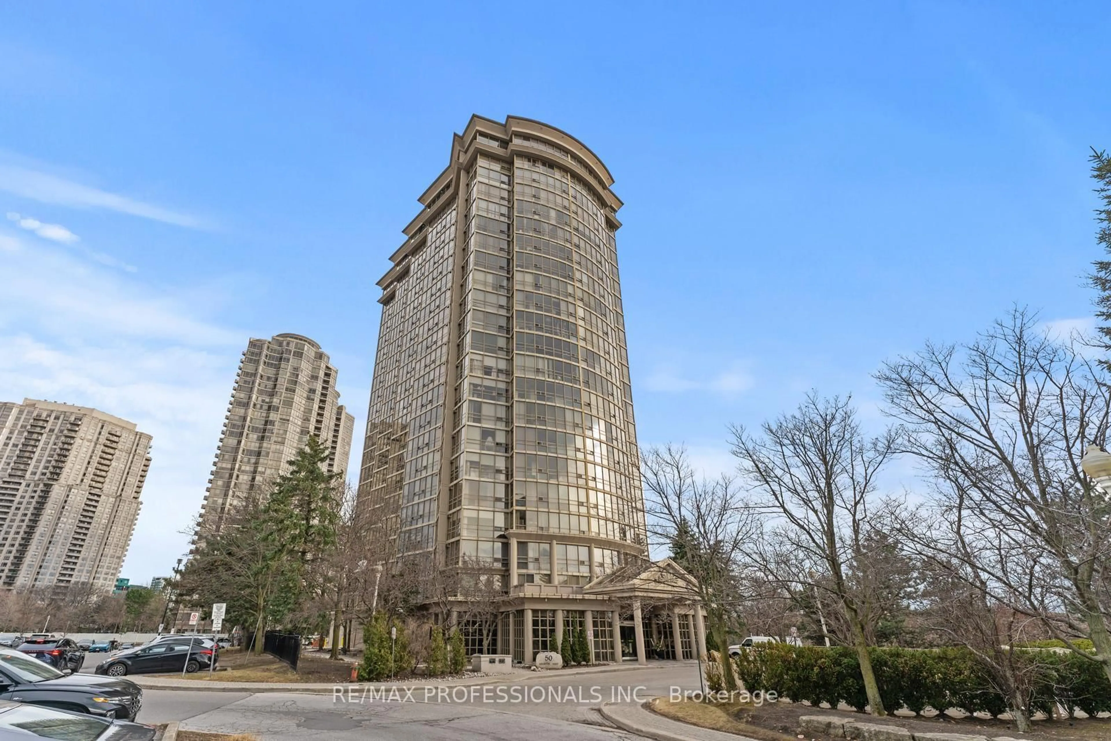 Indoor foyer for 50 Eglinton Ave #1604, Mississauga Ontario L5R 3P5