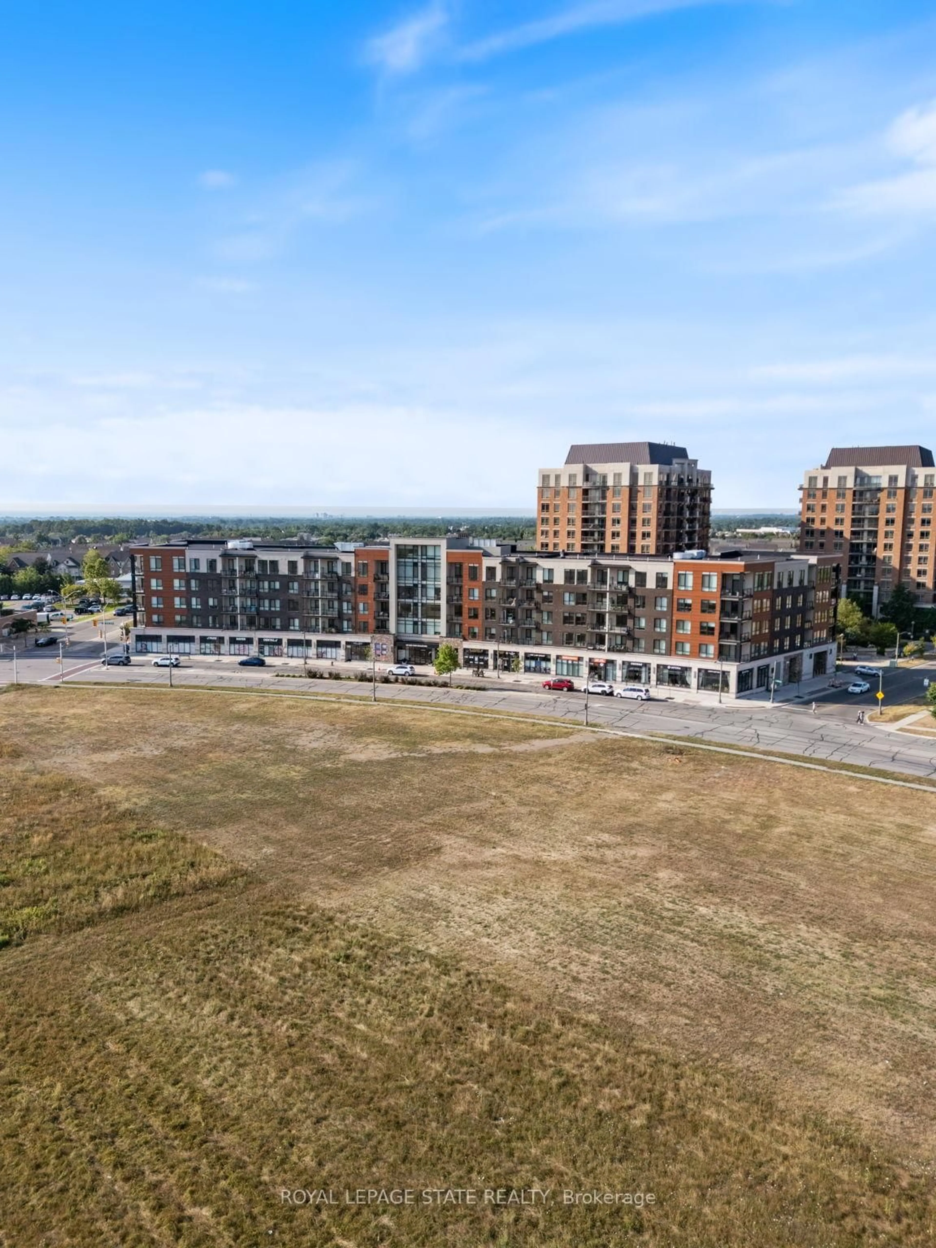 A pic from outside/outdoor area/front of a property/back of a property/a pic from drone, unknown for 150 Oak Park Blvd #315, Oakville Ontario L6H 3P2