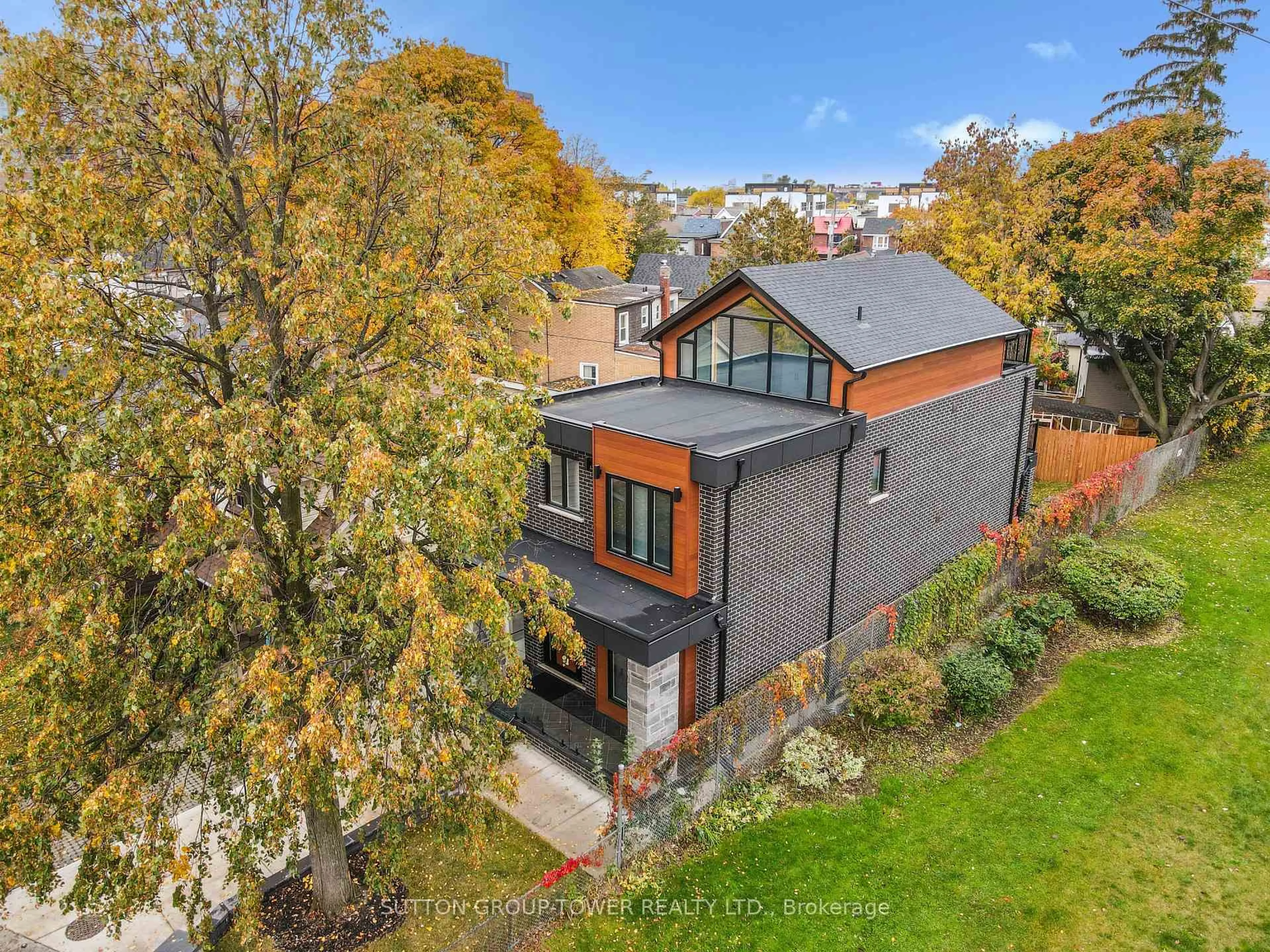 A pic from outside/outdoor area/front of a property/back of a property/a pic from drone, unknown for 48 Silverthorn Ave, Toronto Ontario M6N 3J8