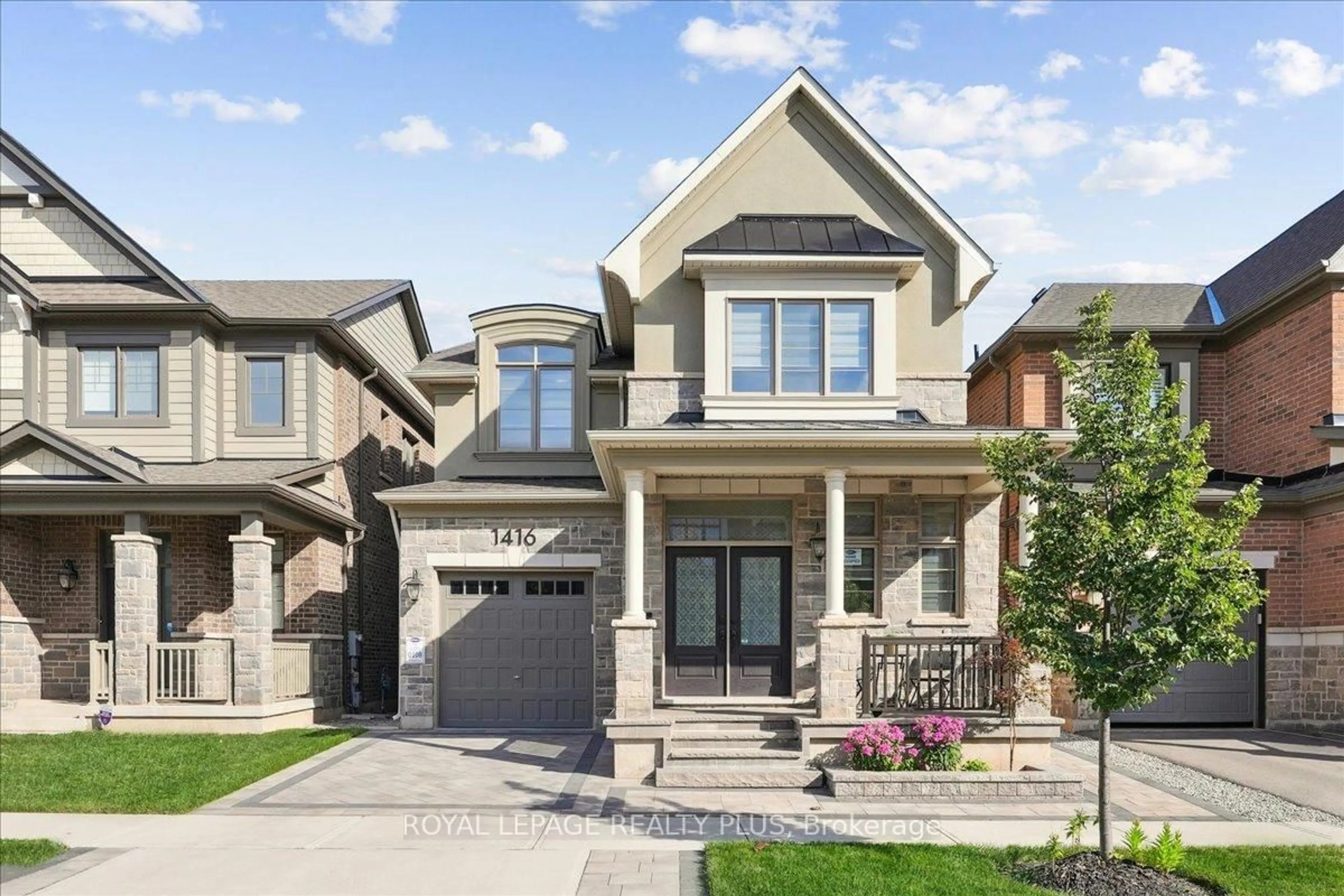Home with brick exterior material, street for 1416 Lakeport Cres, Oakville Ontario L6H 3S1