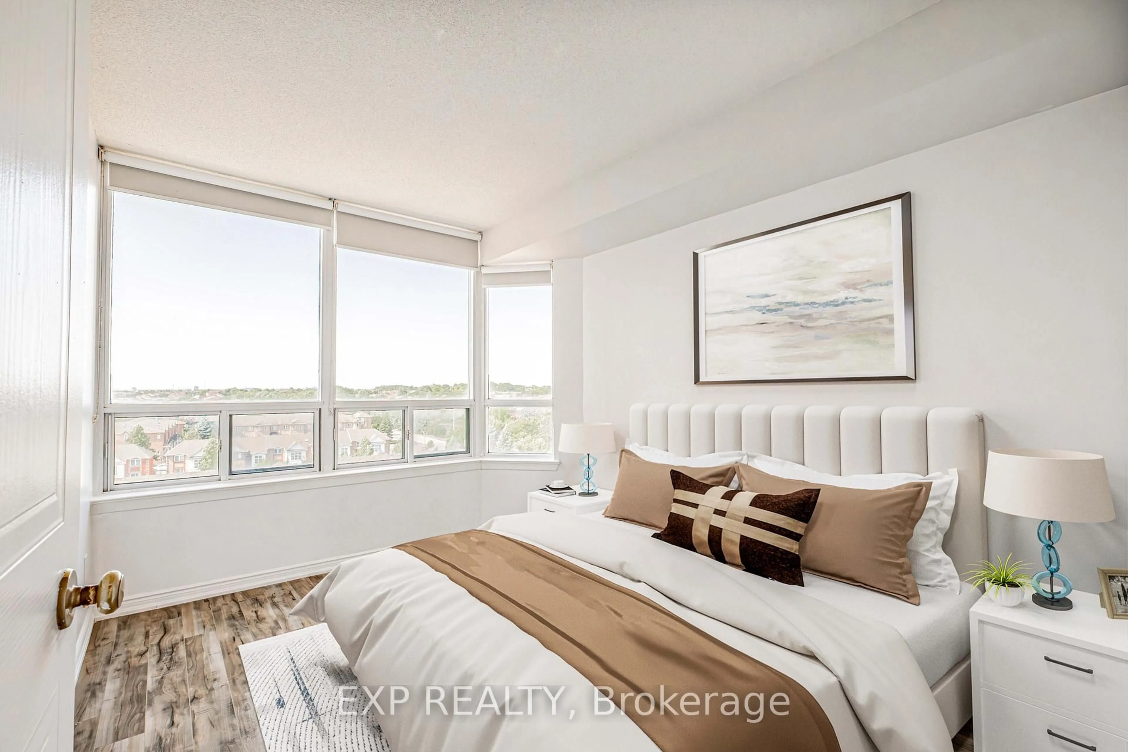 A pic of a room for 135 Hillcrest Ave #805, Mississauga Ontario L5B 4B1