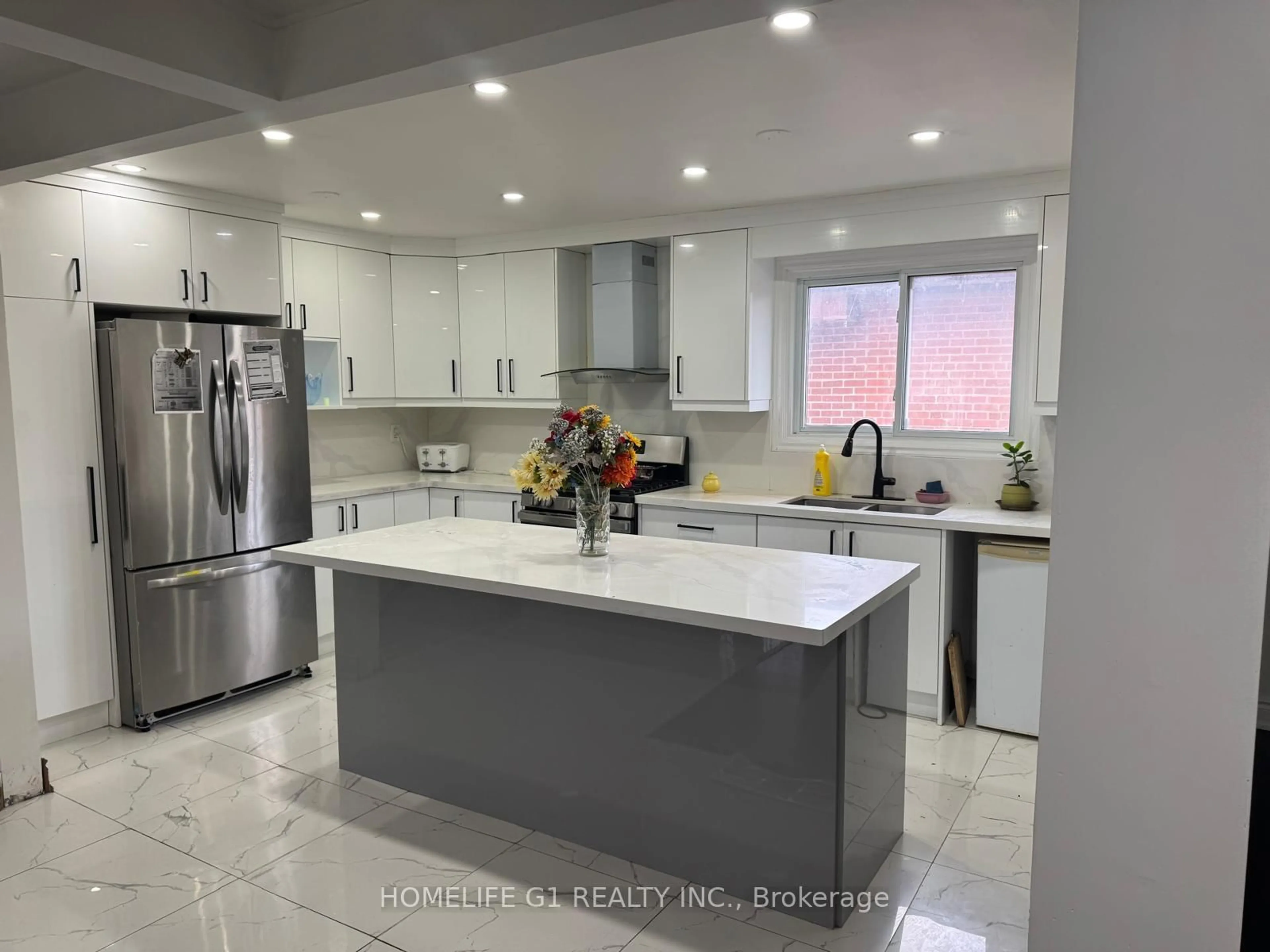 Open concept kitchen, ceramic/tile floor for 11 Islay Crt, Toronto Ontario M9M 1V4
