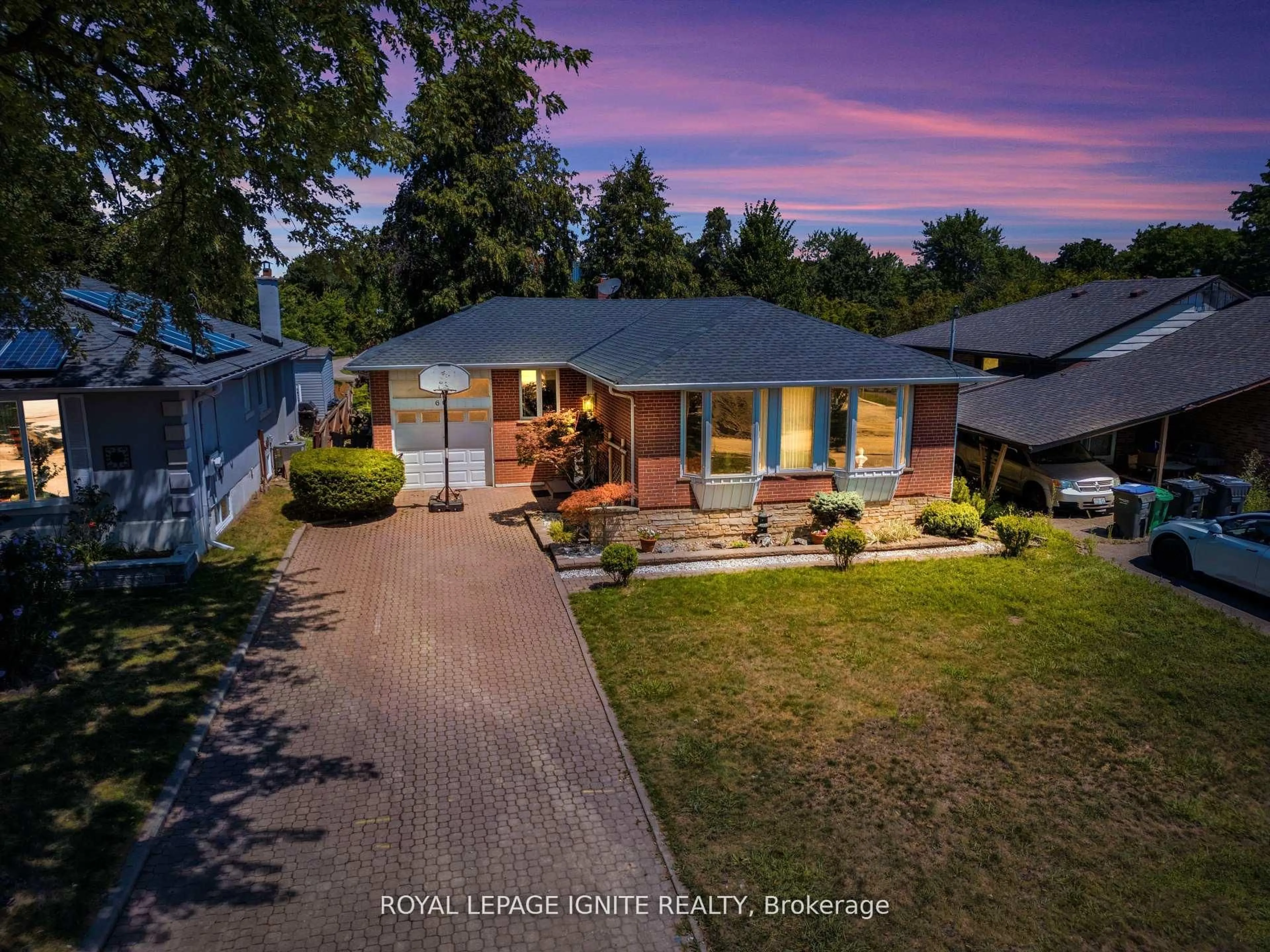 A pic from outside/outdoor area/front of a property/back of a property/a pic from drone, street for 60 Kimbark Dr, Brampton Ontario L6X 2A4