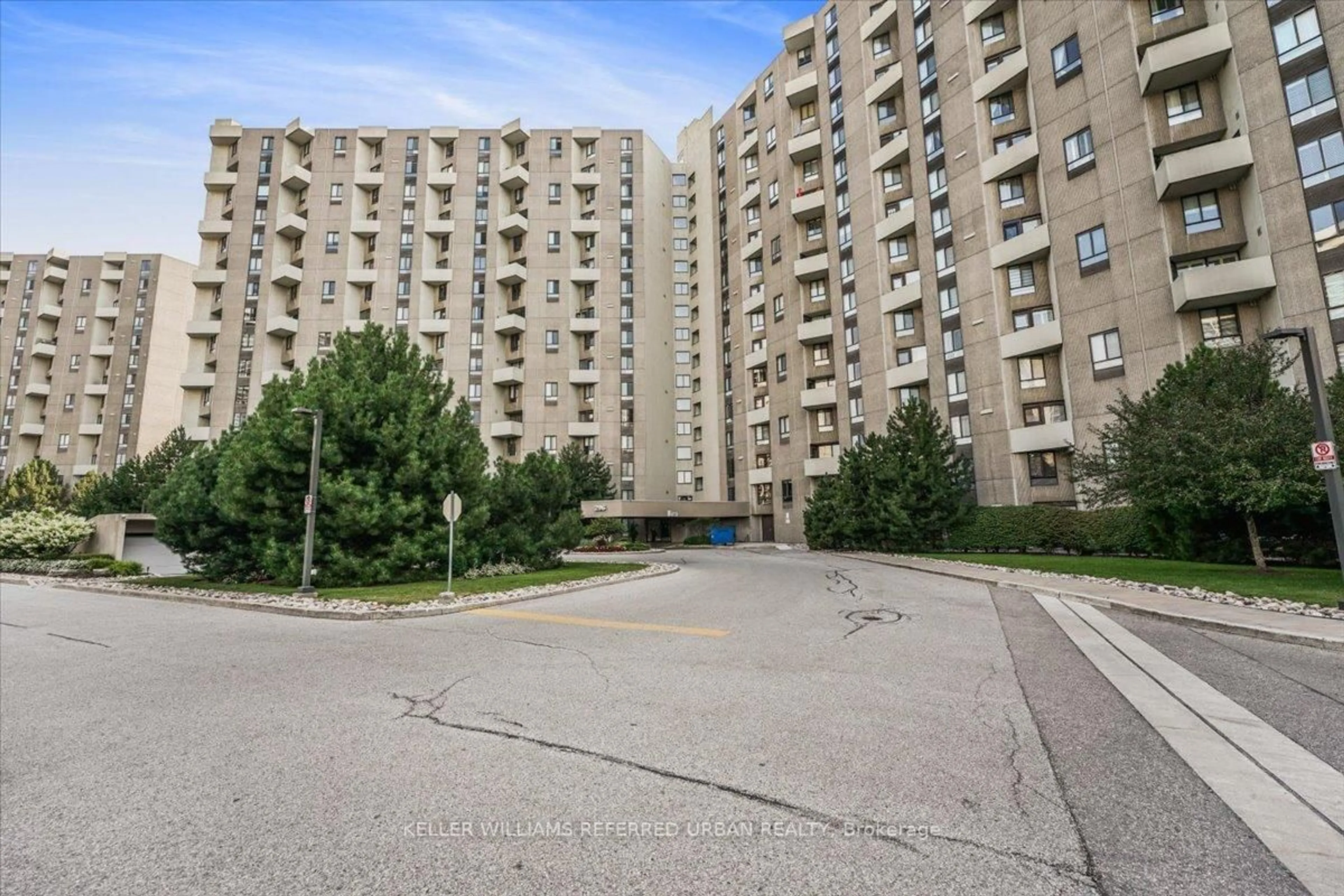Patio, street for 296 Mill Rd #PH2, Toronto Ontario M9C 4X8