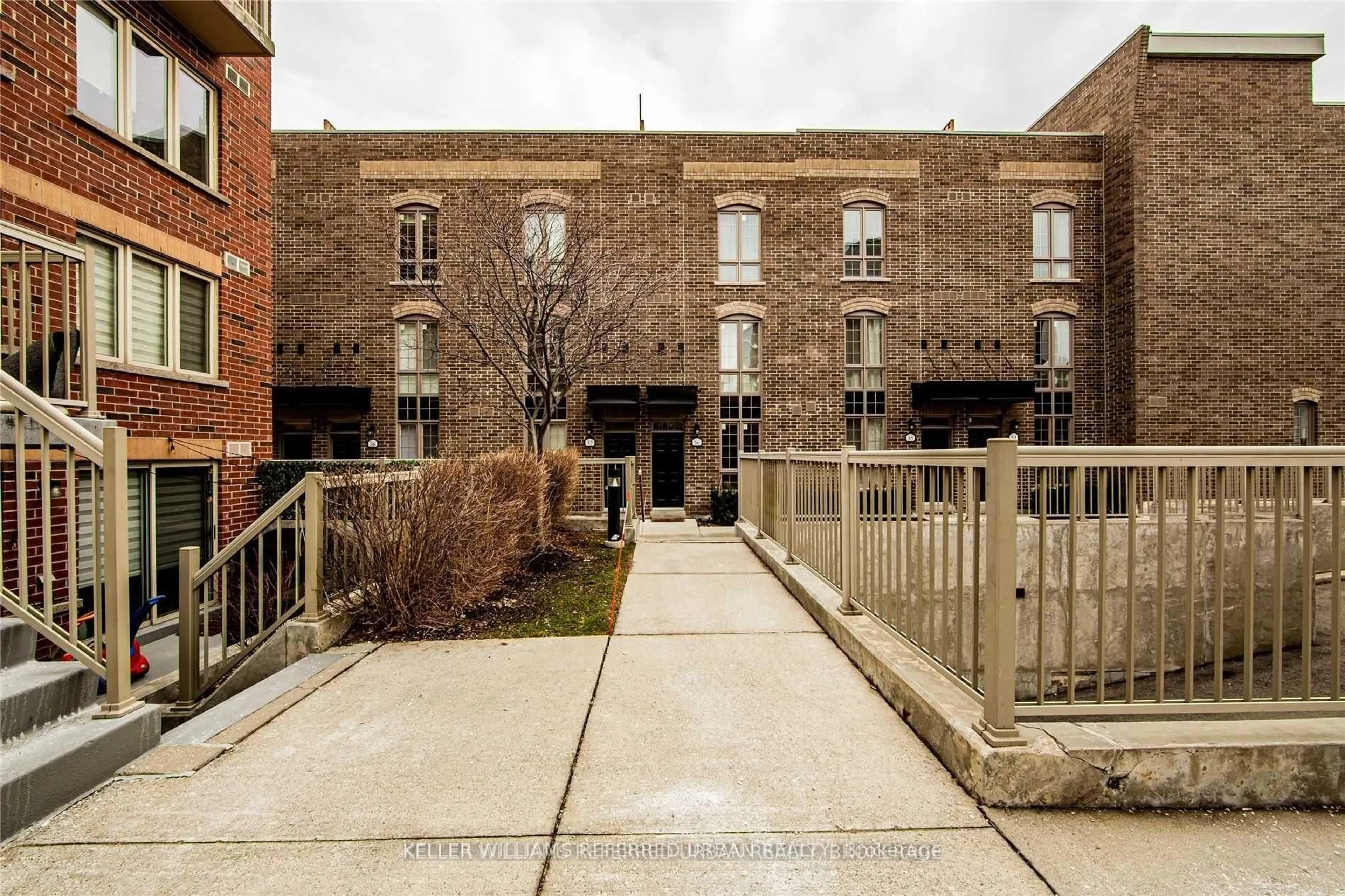Patio, building for 3 Elsie Lane #37, Toronto Ontario M6P 0B8