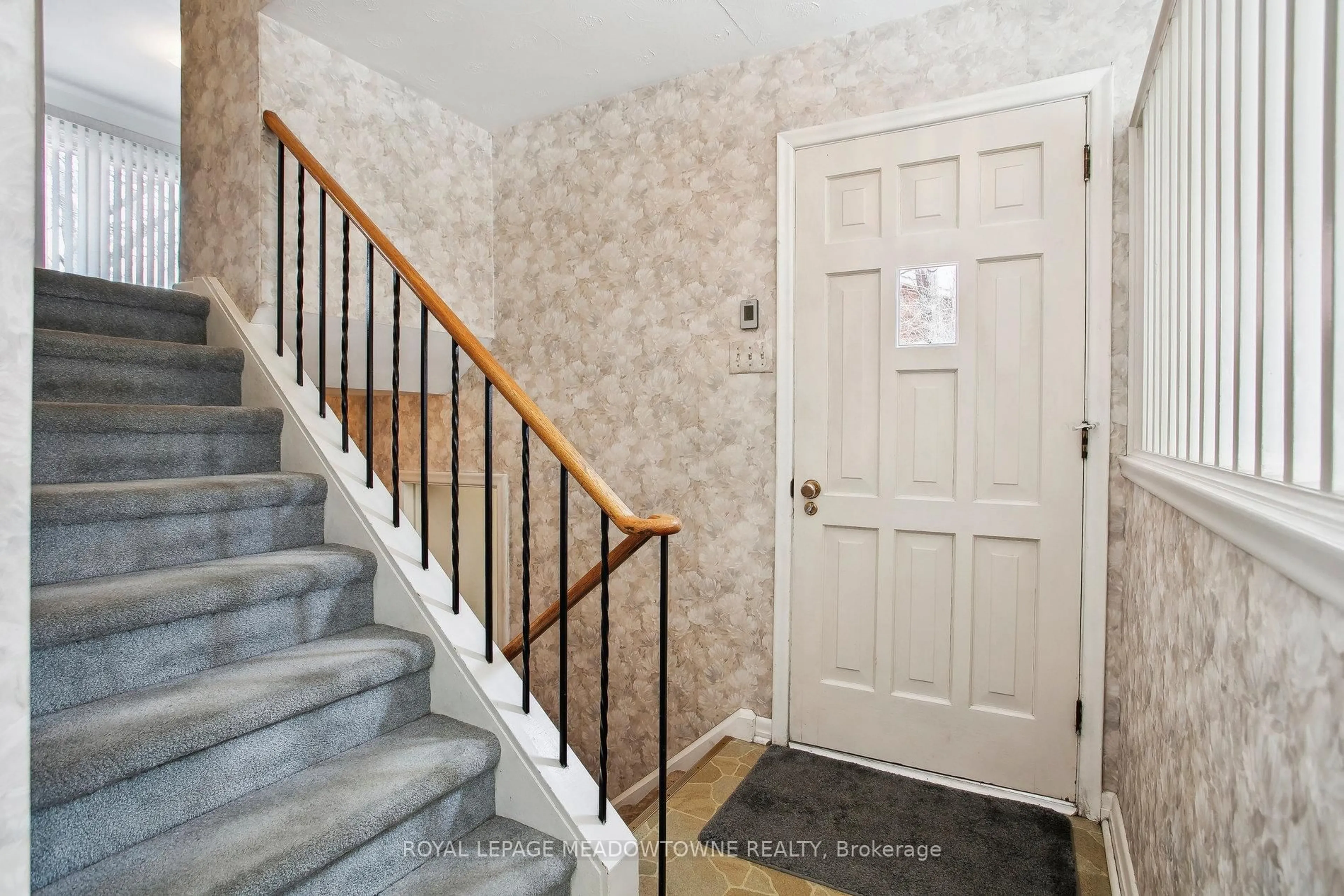 Unknown for 123 Vista Dr, Mississauga Ontario L5M 1W2