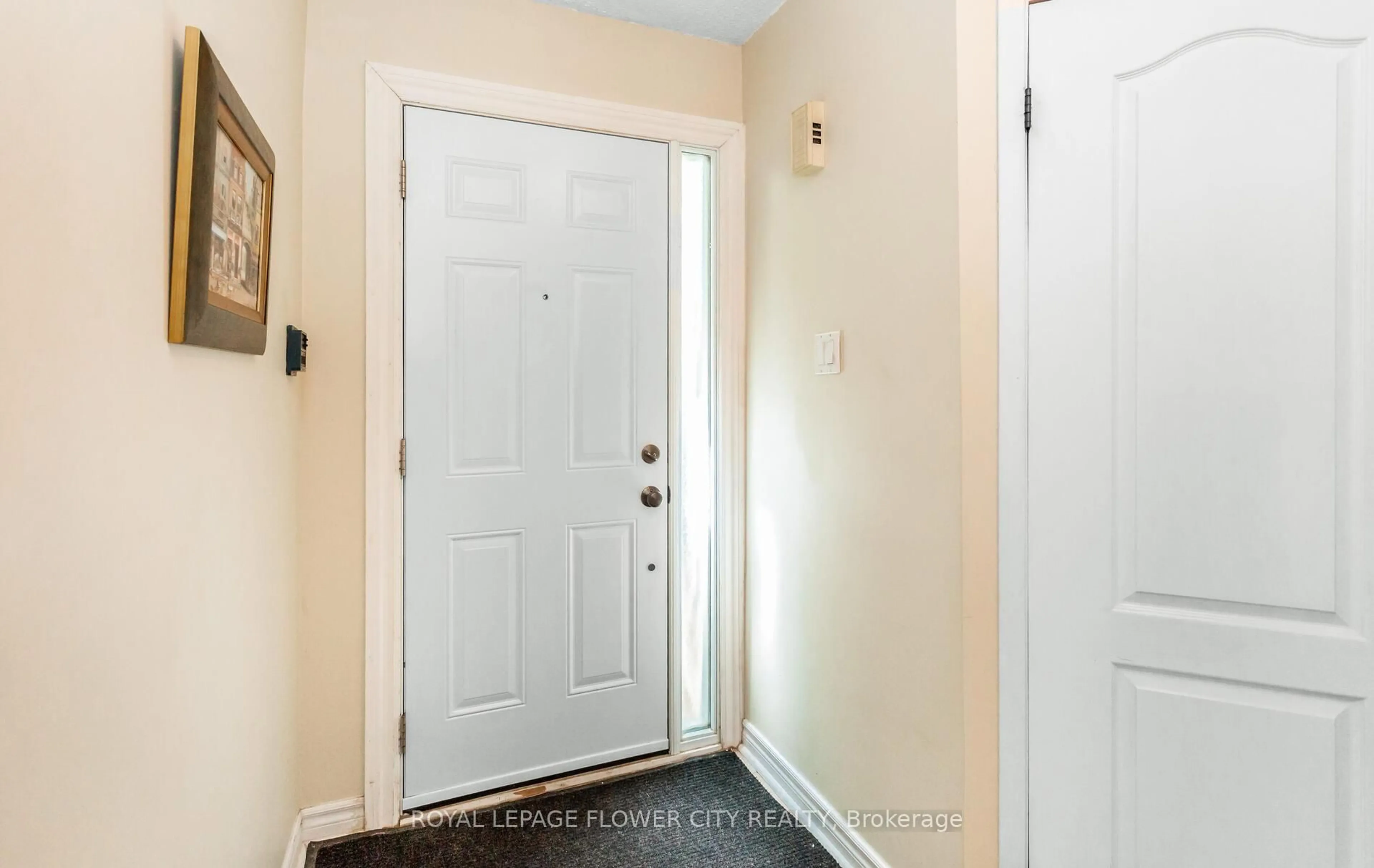 Indoor entryway for 41 Chipstead Ave, Brampton Ontario L6X 4H2