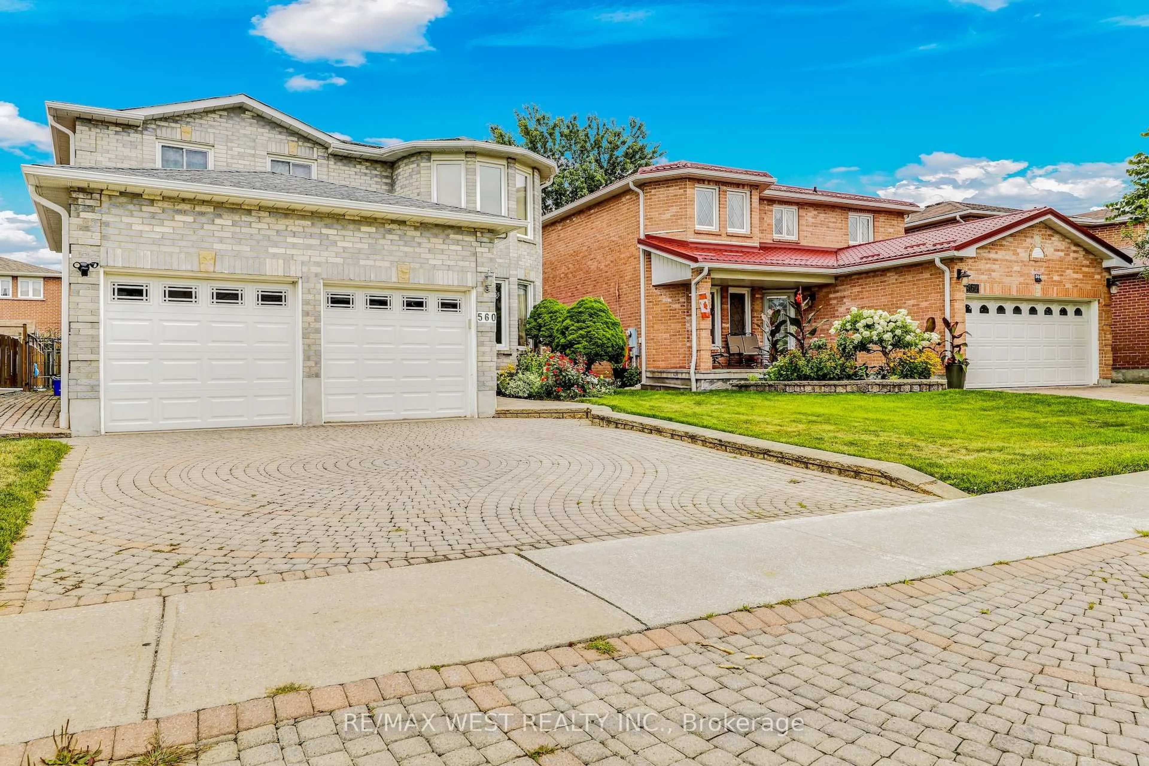 Home with brick exterior material, street for 560 Ceremonial Dr, Mississauga Ontario L5R 2T7