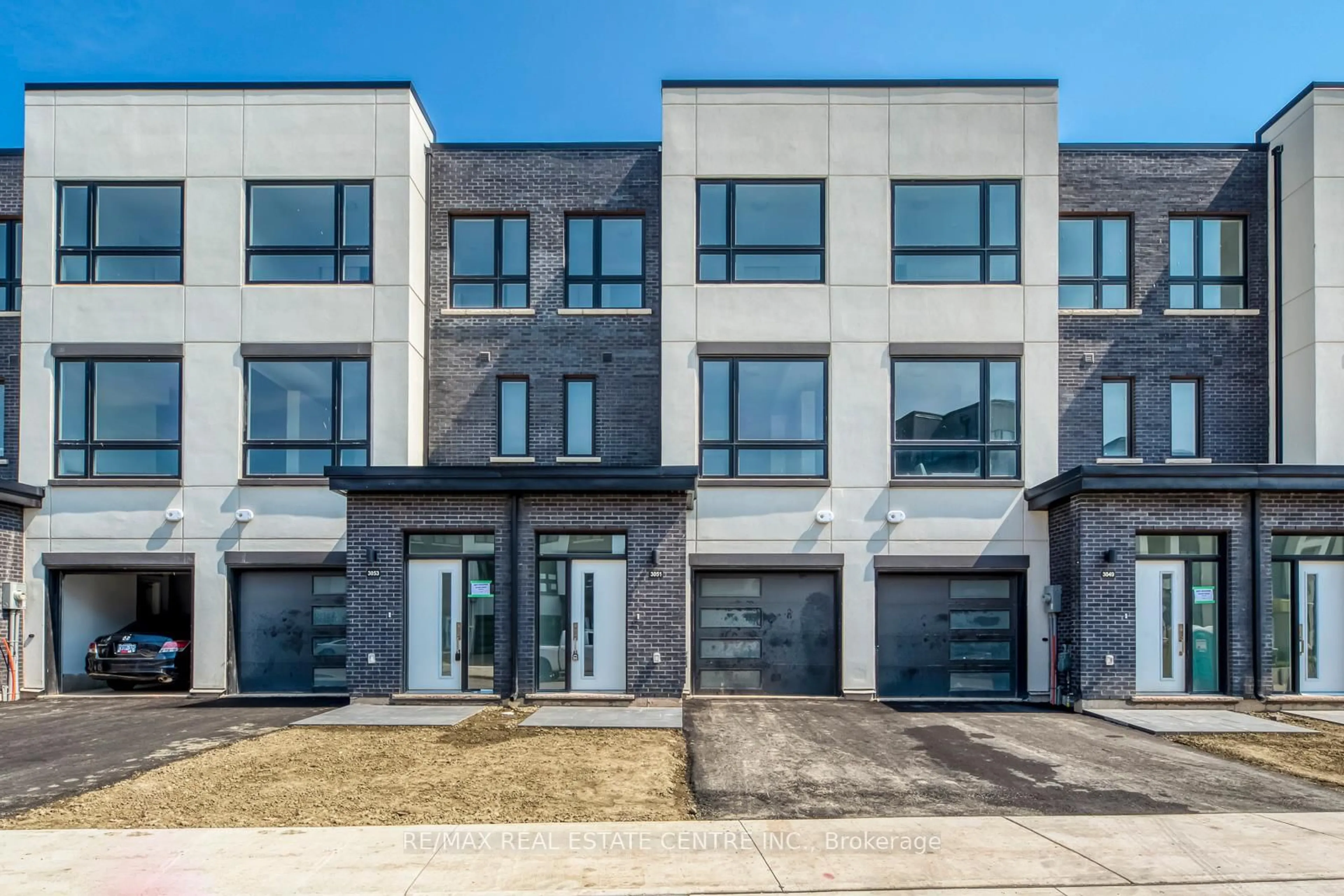 Home with brick exterior material, street for 3049 Trailside Dr, Oakville Ontario L6M 5R5