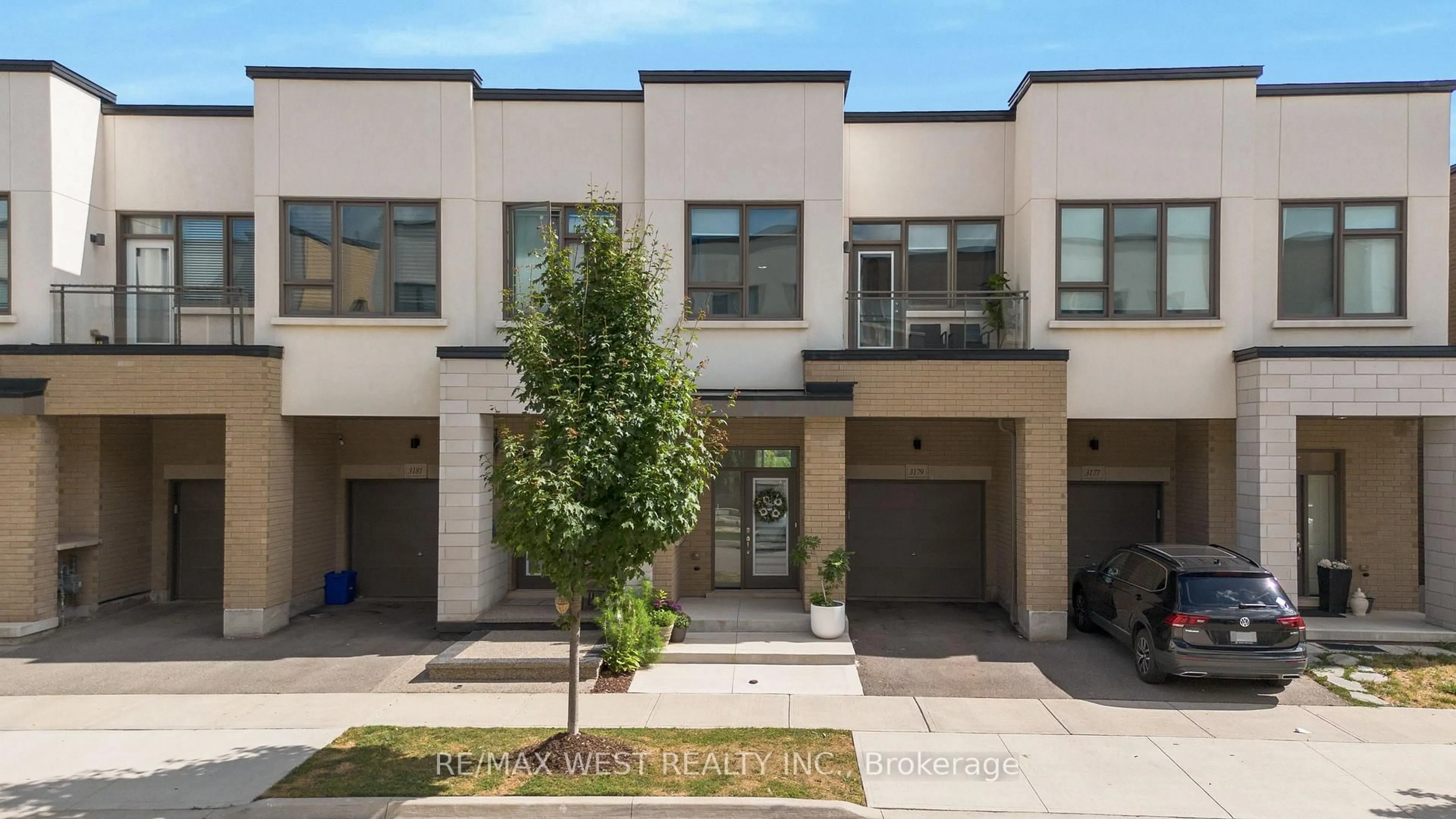 Home with brick exterior material, street for 3179 Mintwood Circ, Oakville Ontario L6H 0N9