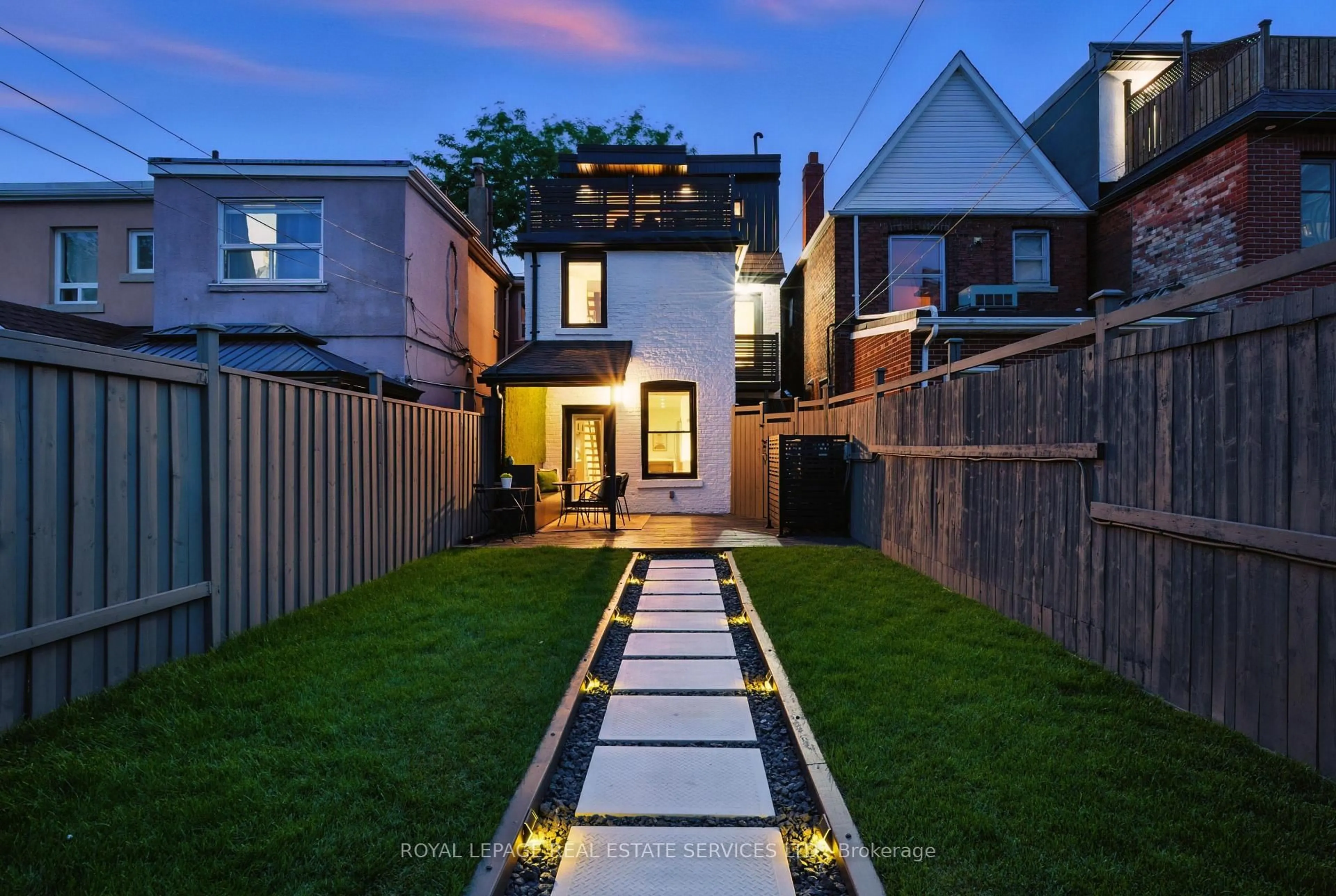 Unknown for 719 St Clarens Ave, Toronto Ontario M6H 3X2