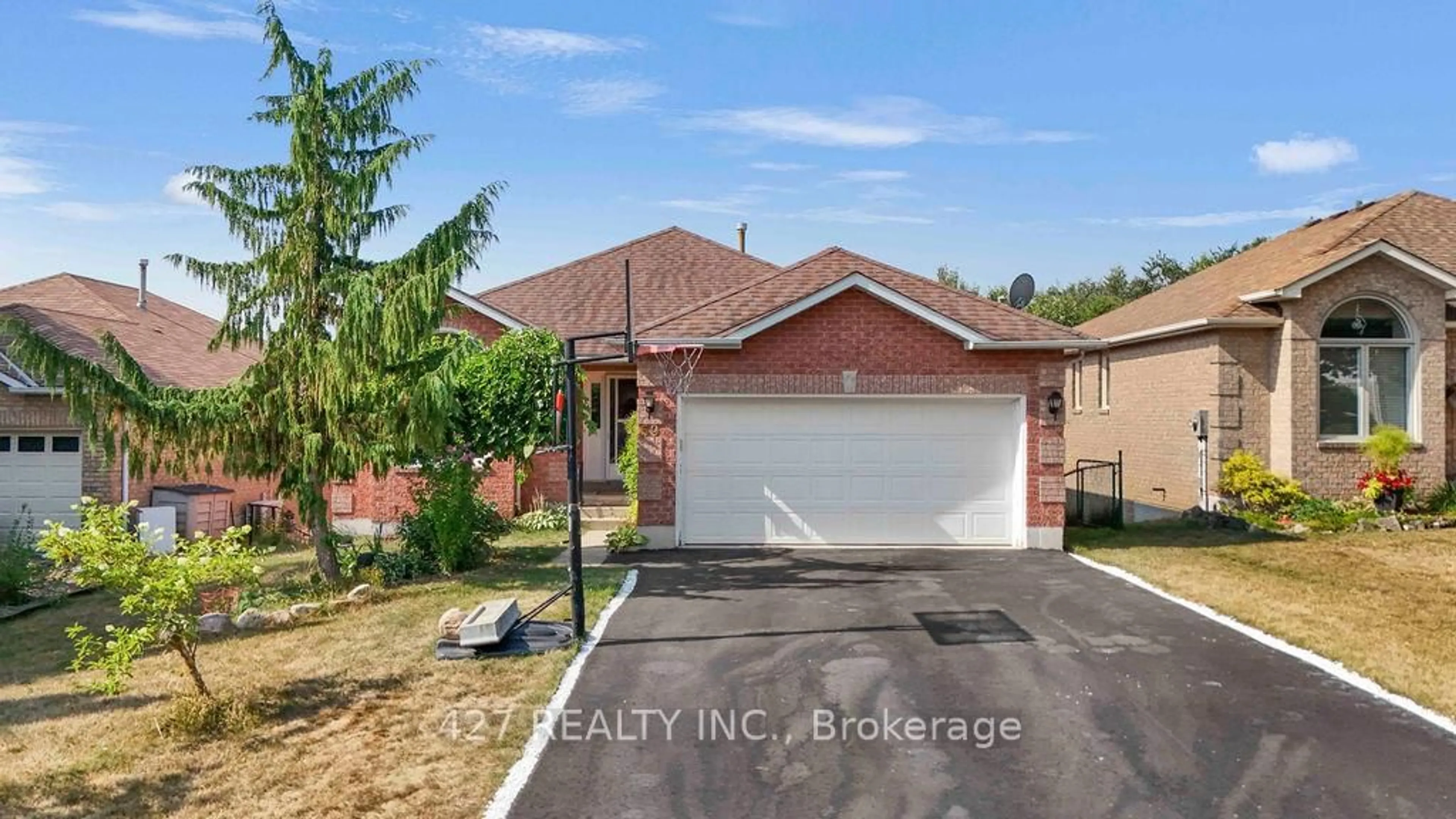 A pic from outside/outdoor area/front of a property/back of a property/a pic from drone, street for 59 Eastview Cres, Orangeville Ontario L9W 4X4