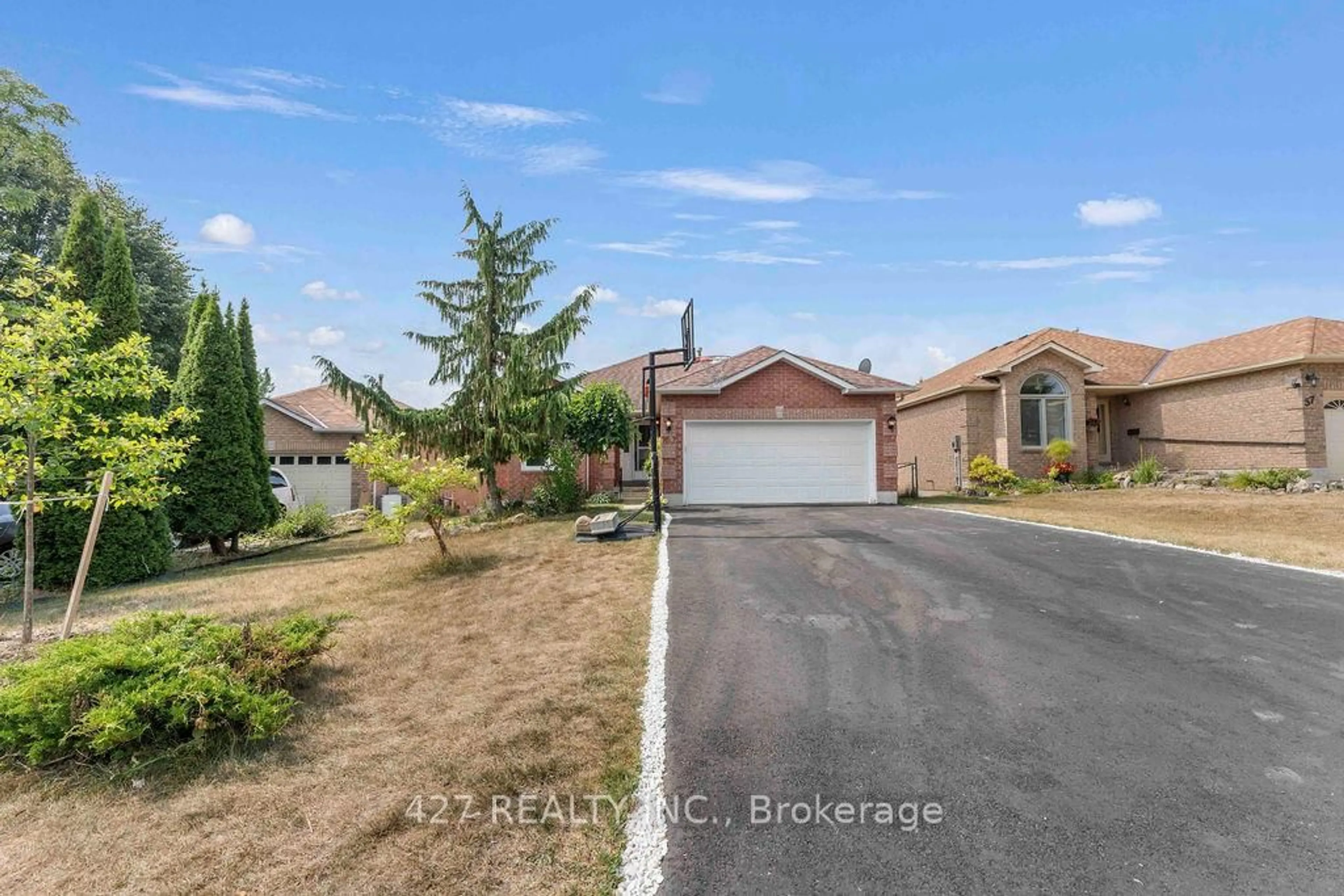 A pic from outside/outdoor area/front of a property/back of a property/a pic from drone, street for 59 Eastview Cres, Orangeville Ontario L9W 4X4