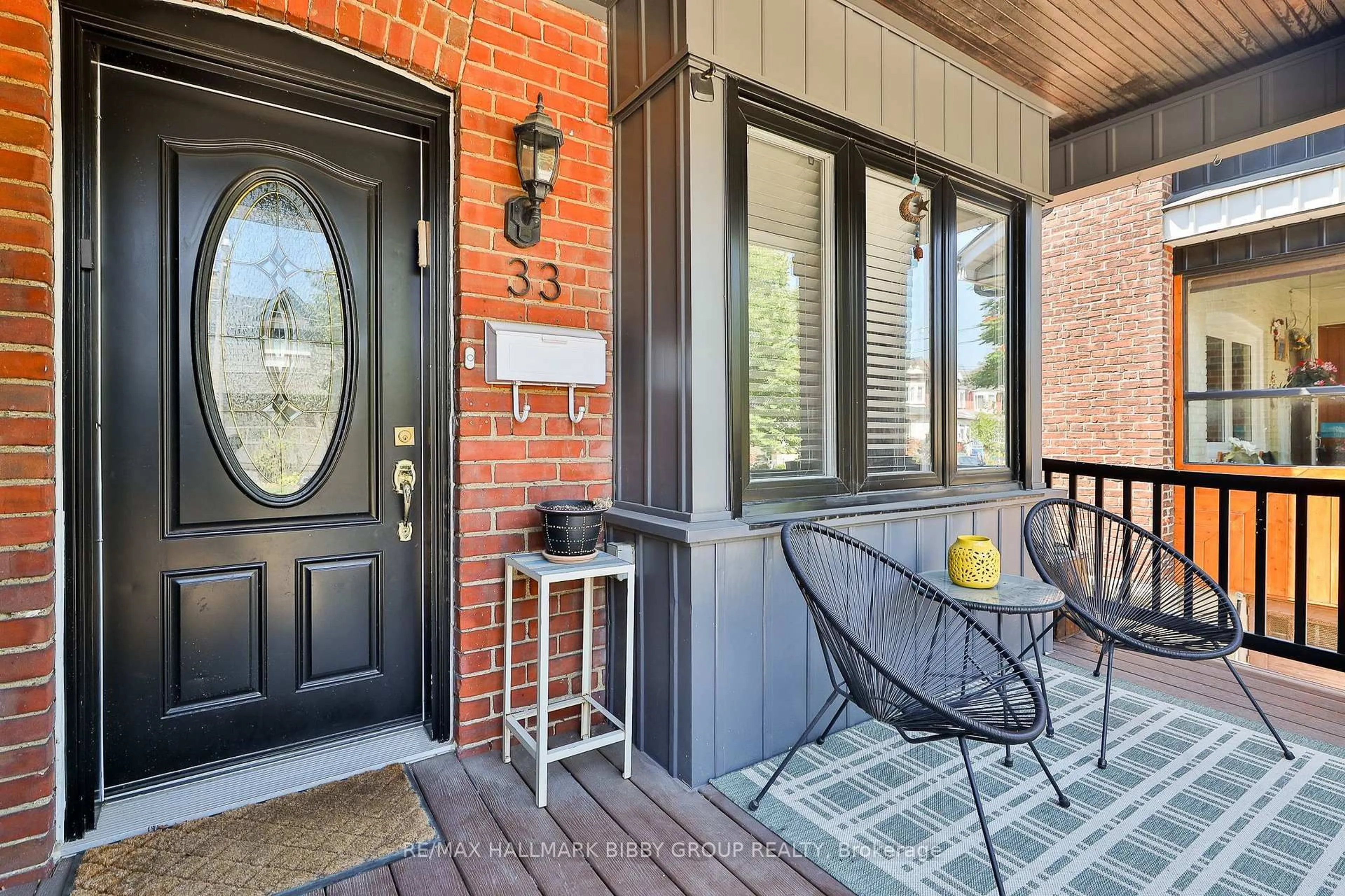 Indoor entryway for 33 Exeter St, Toronto Ontario M6N 1G3