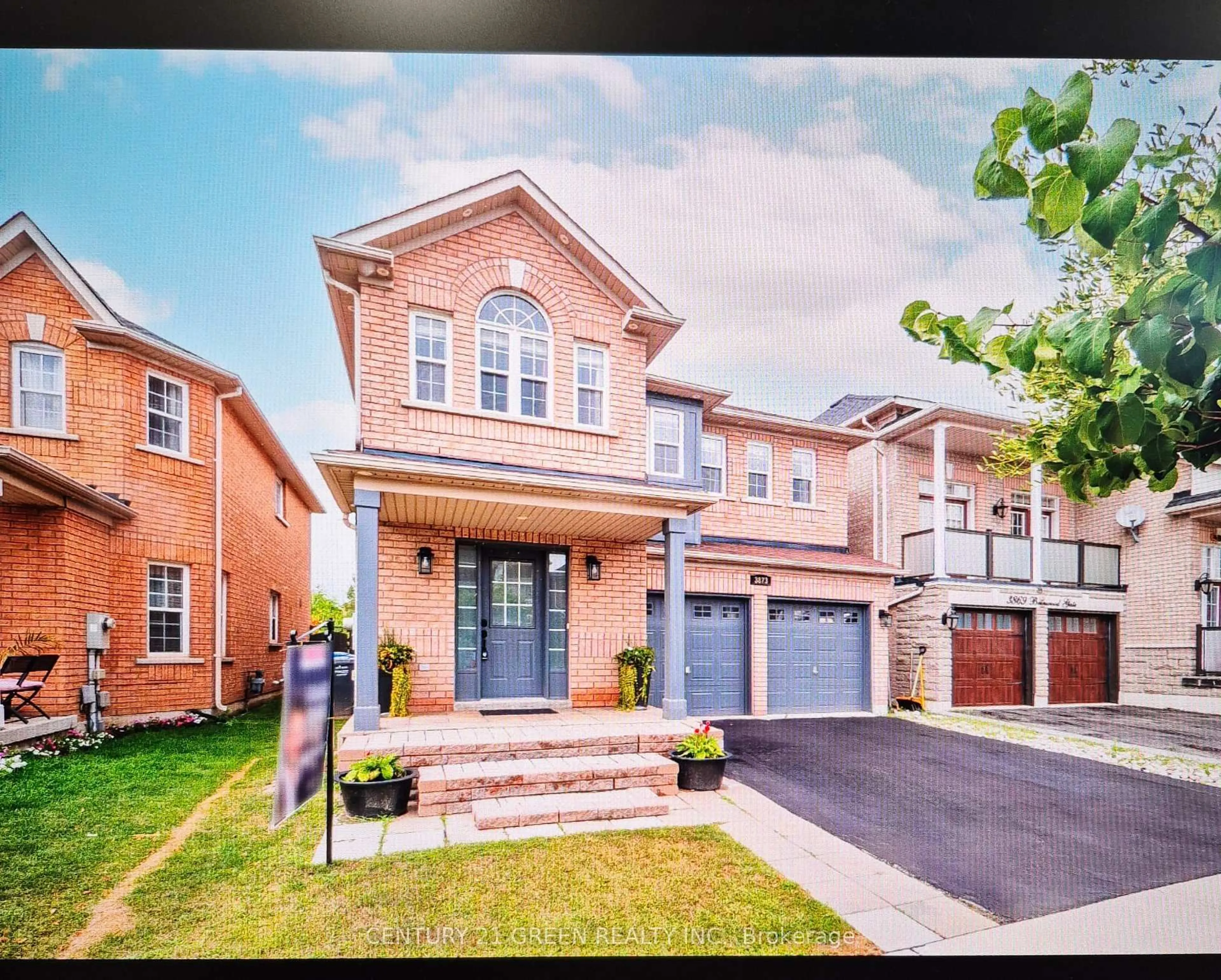 Home with brick exterior material, street for 3873 Brinwood Gate, Mississauga Ontario L5M 7H3