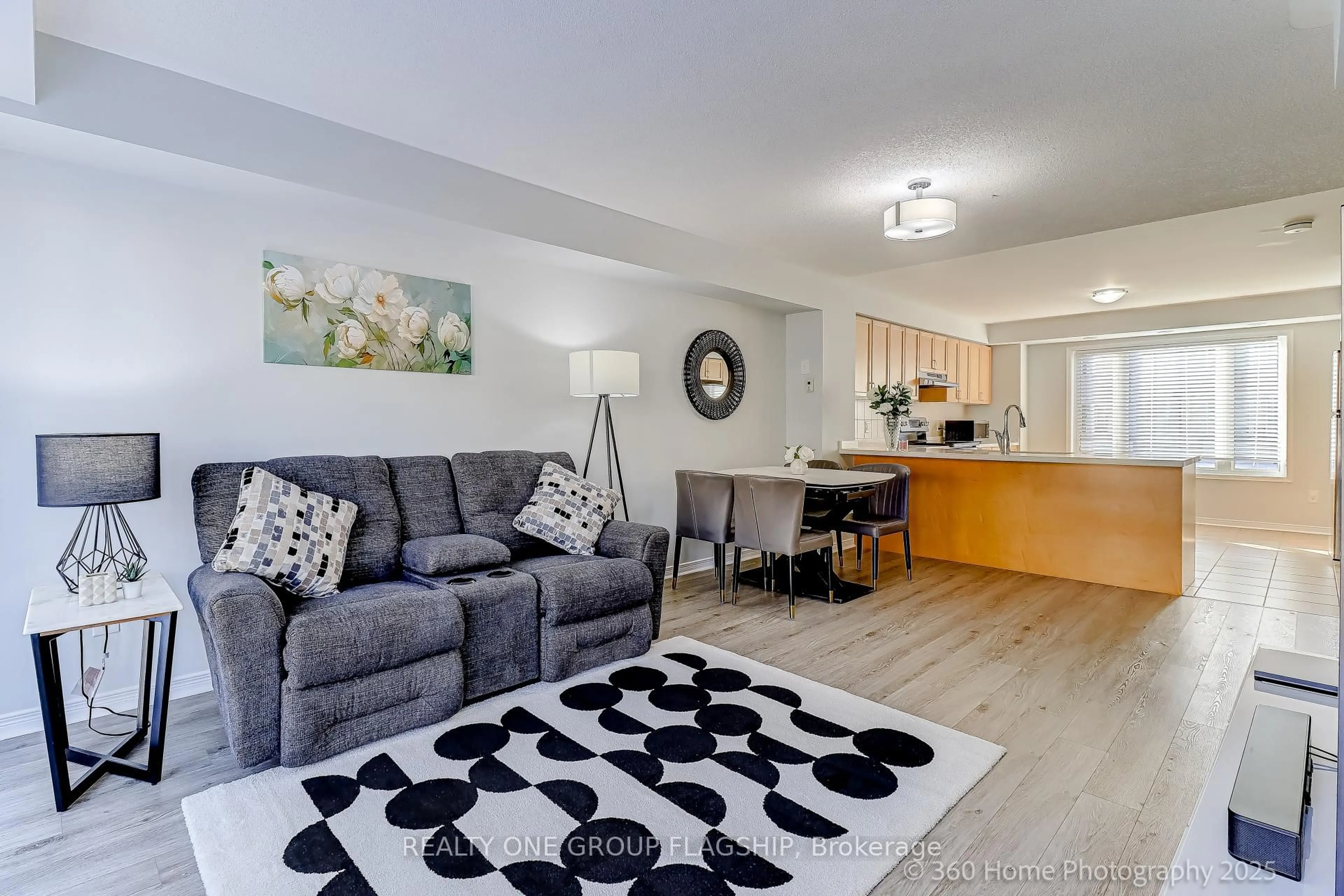 Living room with furniture, unknown for 3050 Erin Centre Blvd #114, Mississauga Ontario L5M 0P5