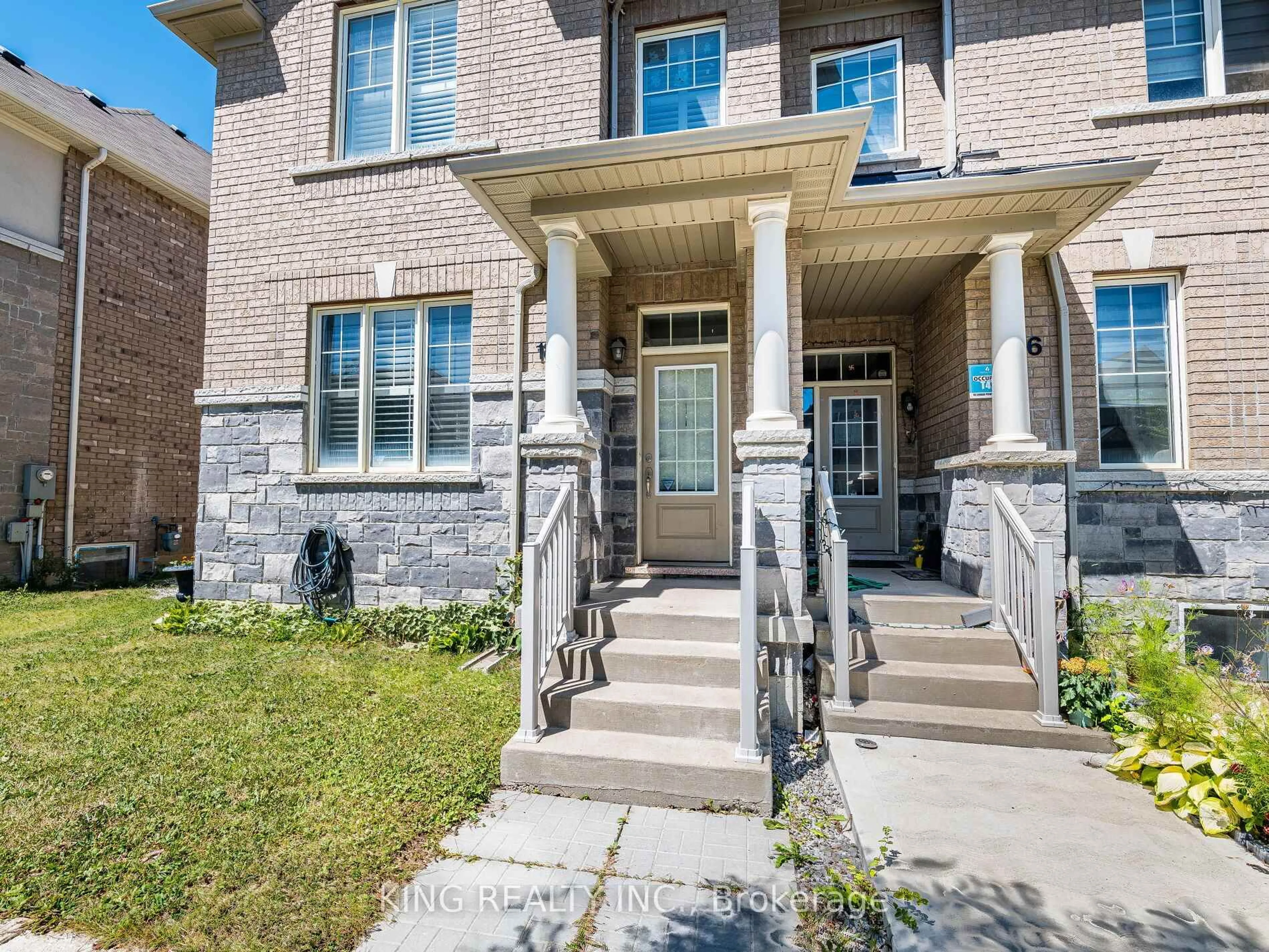 Home with brick exterior material, street for 18 Ledger Point Cres, Brampton Ontario L6R 1X8