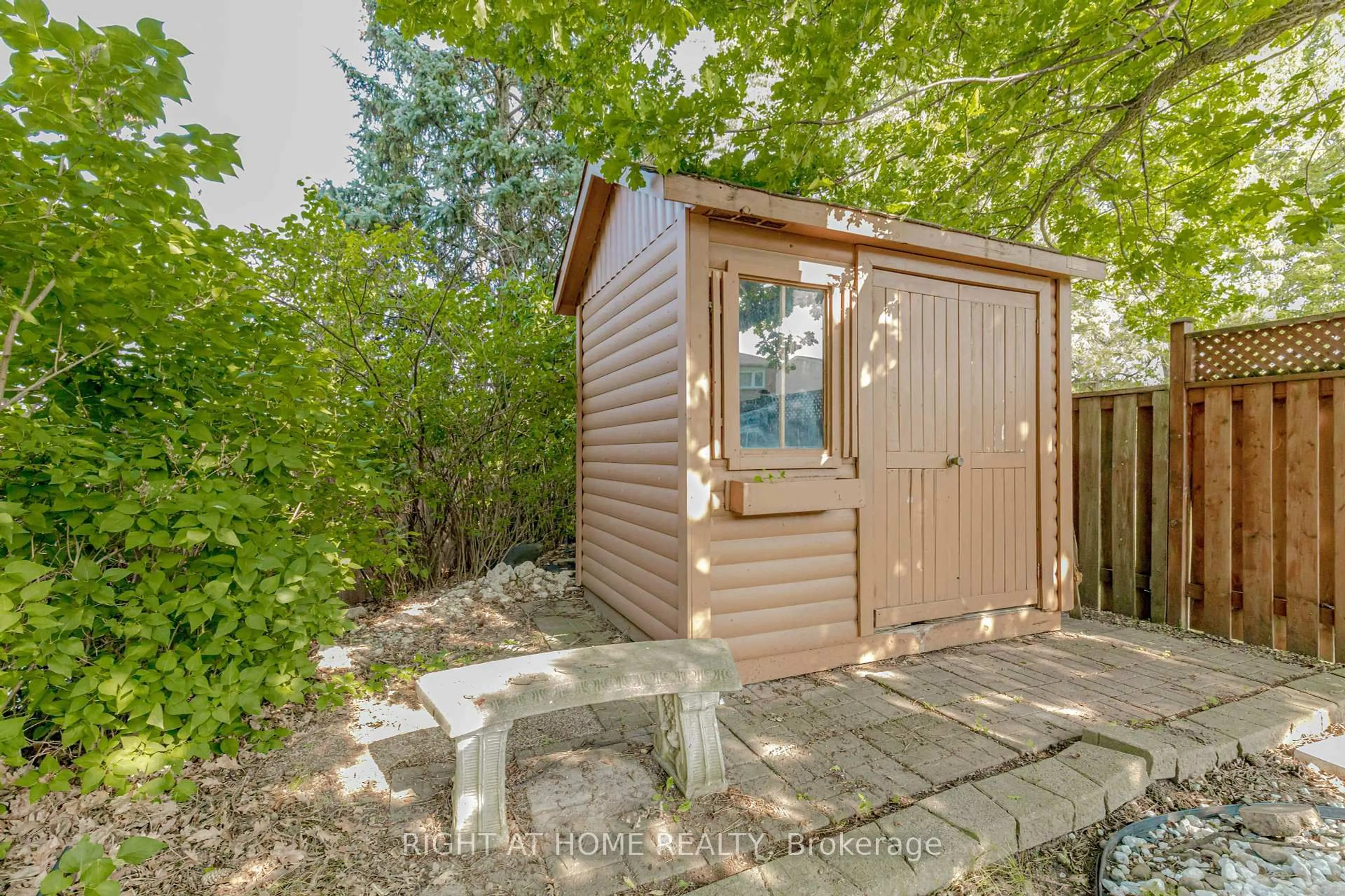 Shed for 6101 EDENWOOD Dr, Mississauga Ontario L5M 2Y6