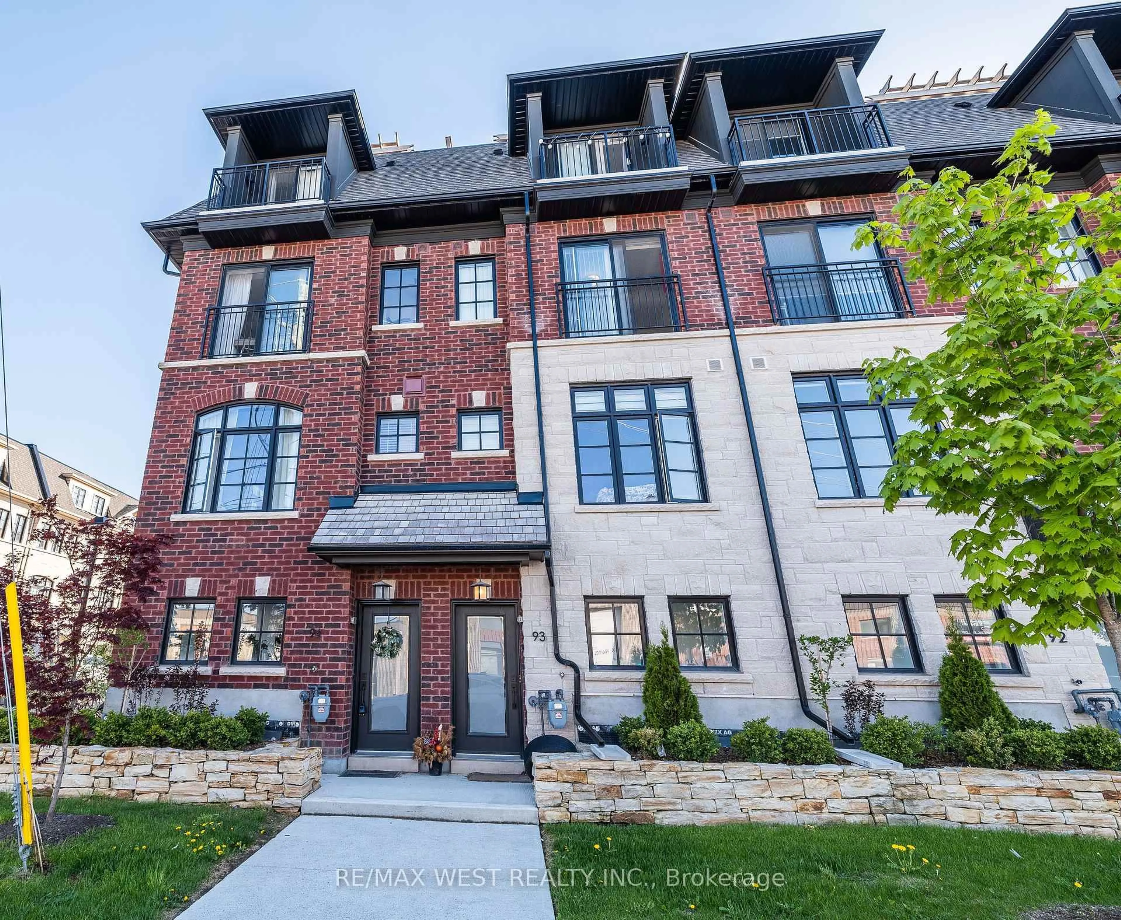 Home with brick exterior material, street for 150 Joymar Dr #TH94, Mississauga Ontario L5M 2P6