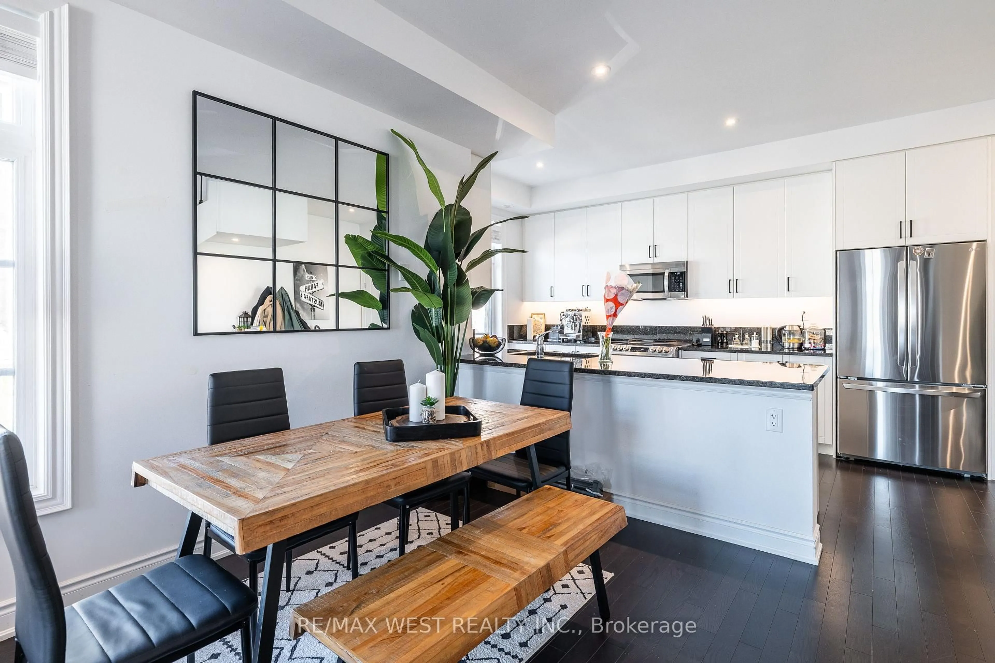 Contemporary kitchen, unknown for 150 Joymar Dr #TH94, Mississauga Ontario L5M 2P6