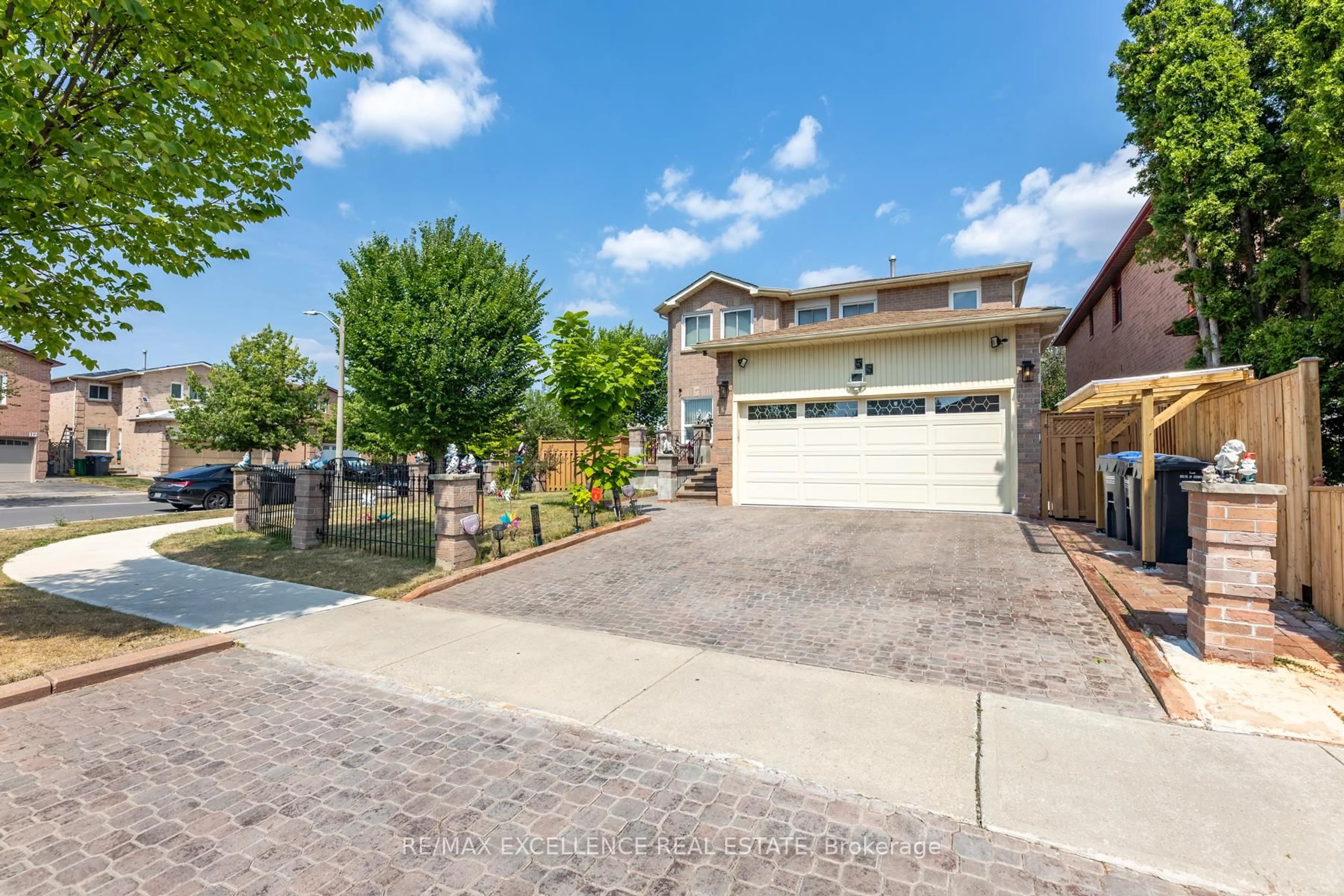 A pic from outside/outdoor area/front of a property/back of a property/a pic from drone, street for 55 Atkins Circ, Brampton Ontario L6X 4B9