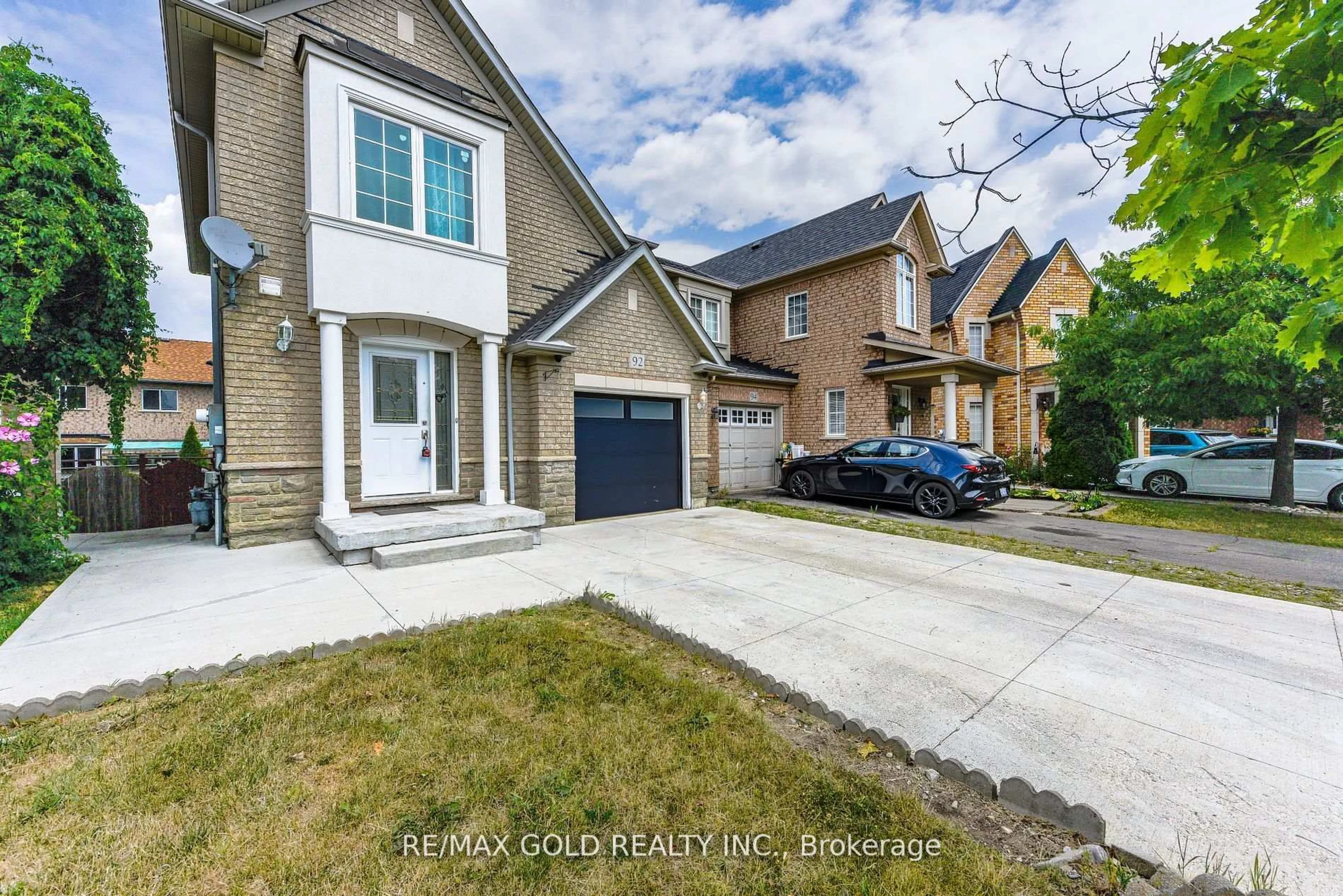 Home with brick exterior material, street for 92 Penbridge Circ, Brampton Ontario L7A 2R1