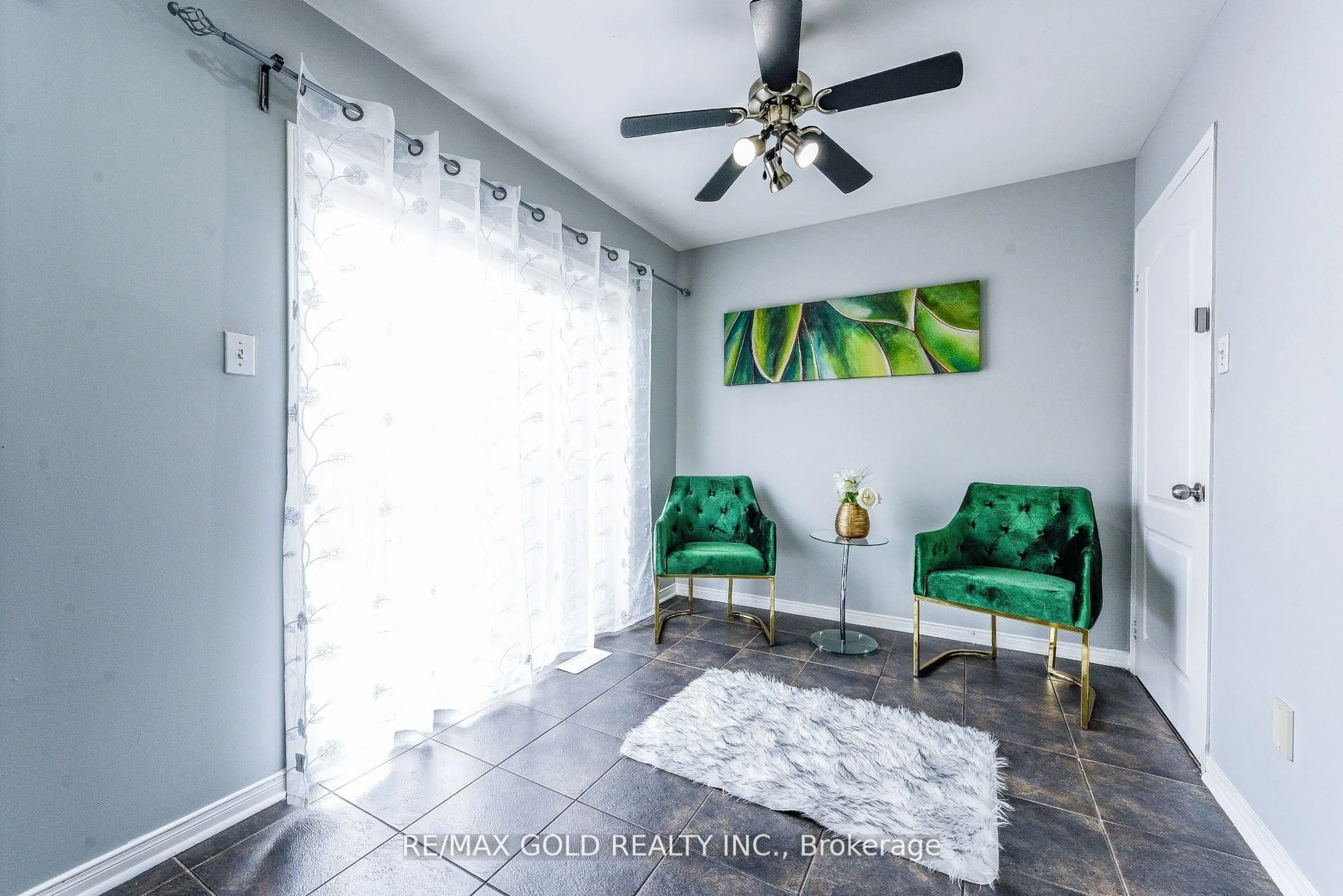 Living room with furniture, unknown for 92 Penbridge Circ, Brampton Ontario L7A 2R1
