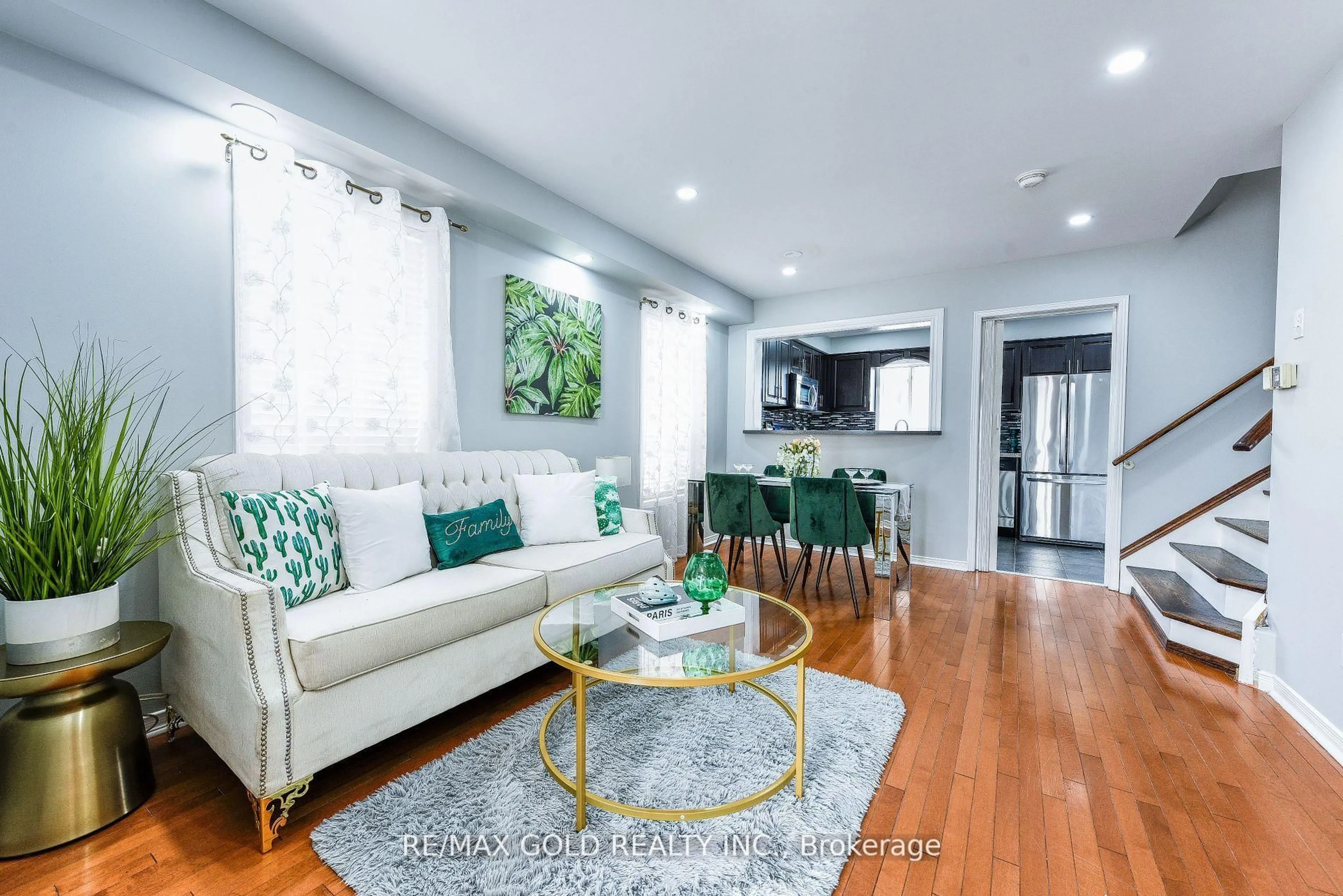 Living room with furniture, unknown for 92 Penbridge Circ, Brampton Ontario L7A 2R1