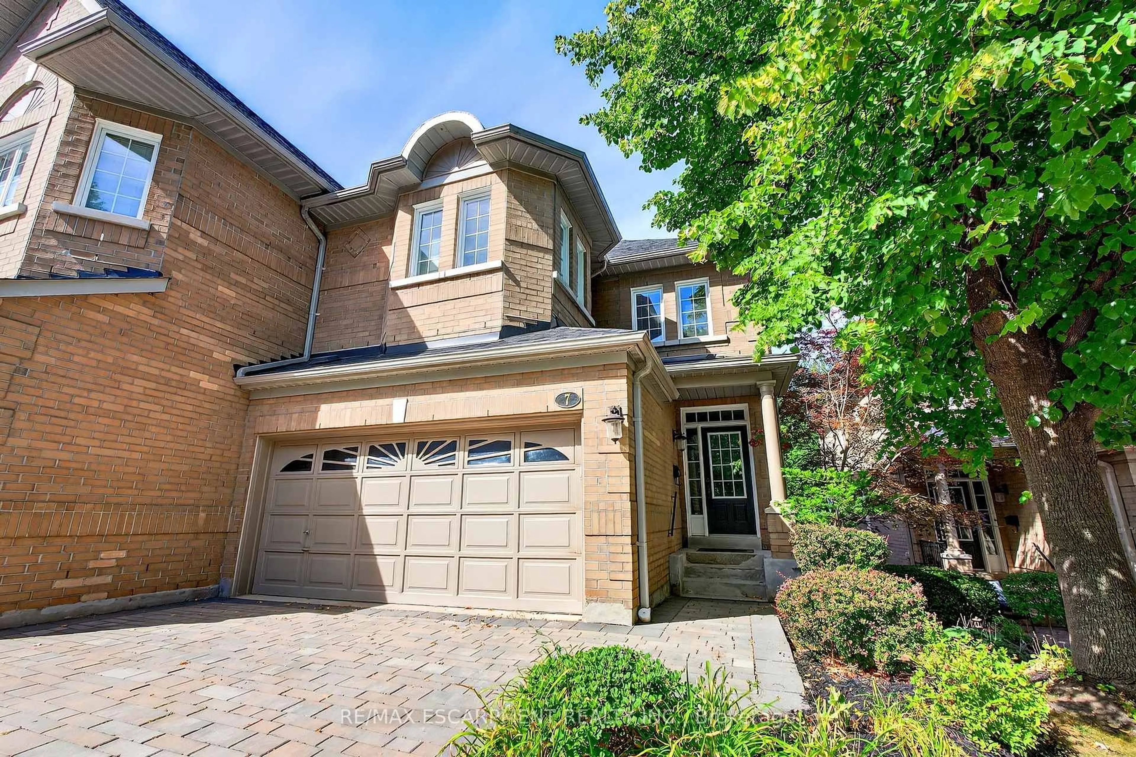 Home with brick exterior material, street for 2000 The Collegeway #7, Mississauga Ontario L5L 5Y9