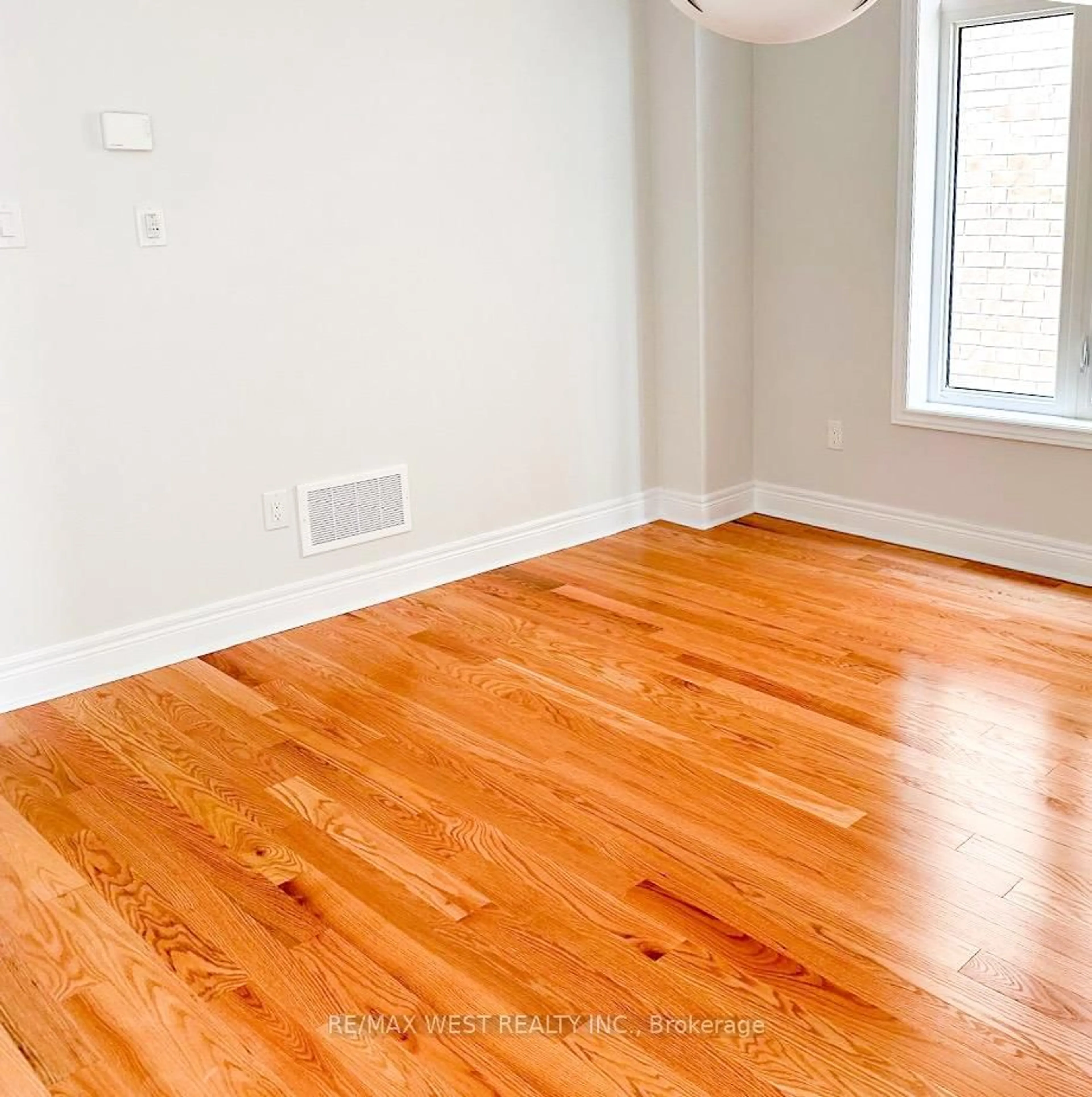 A pic of a room for 52 Kessler Dr, Brampton Ontario L6R 4E7