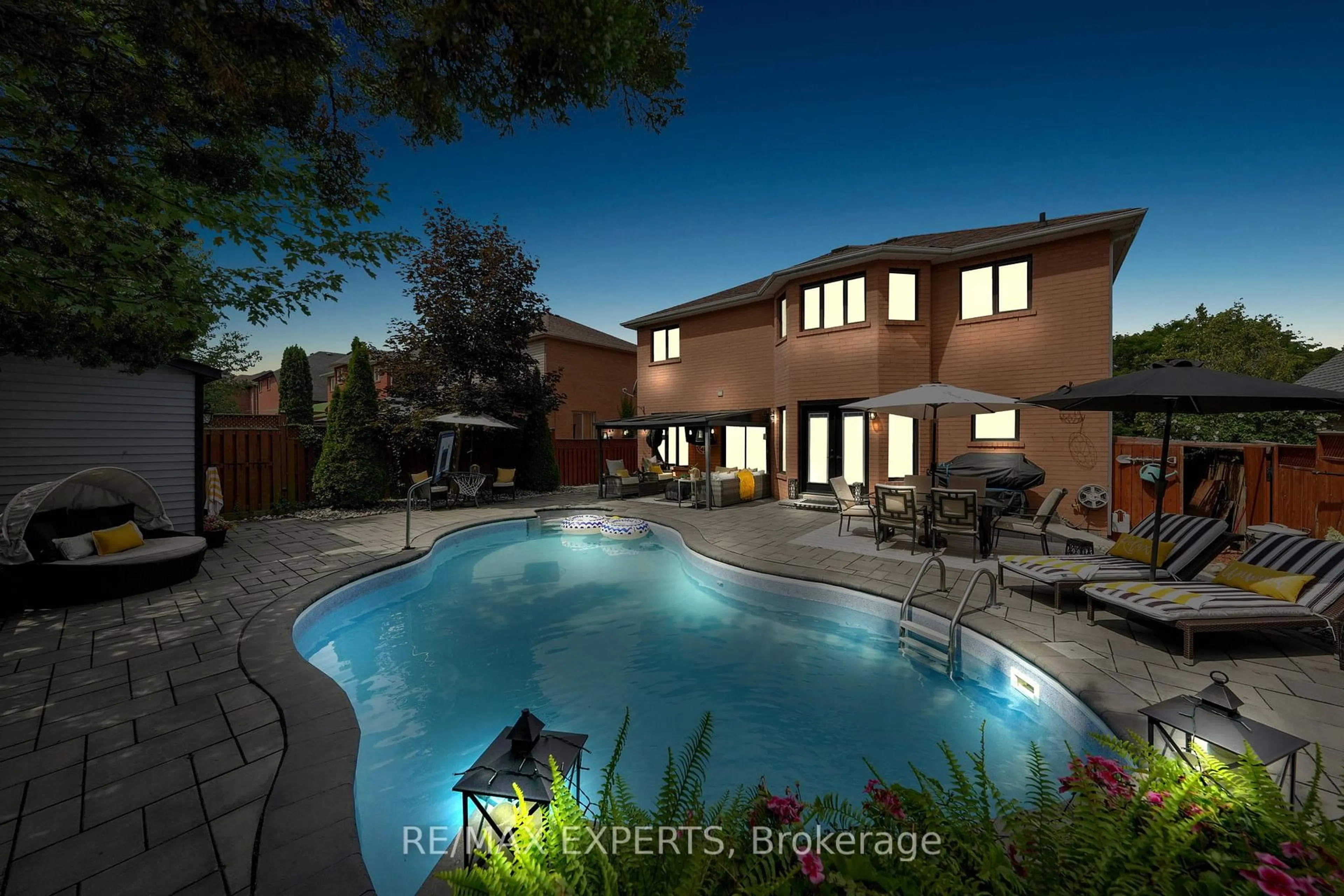 Pool for 22 Gooderham Dr, Halton Hills Ontario L7G 5R6