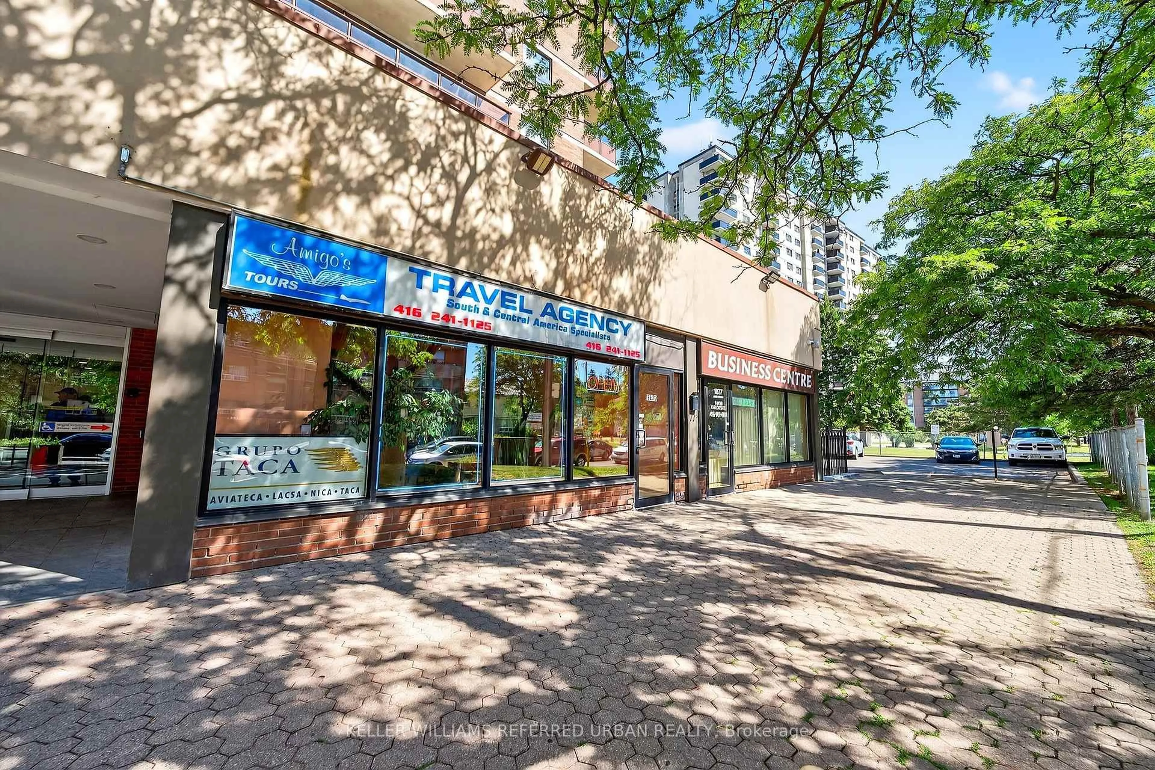 Unknown for 1881 Jane St #401, Toronto Ontario M9N 3S7