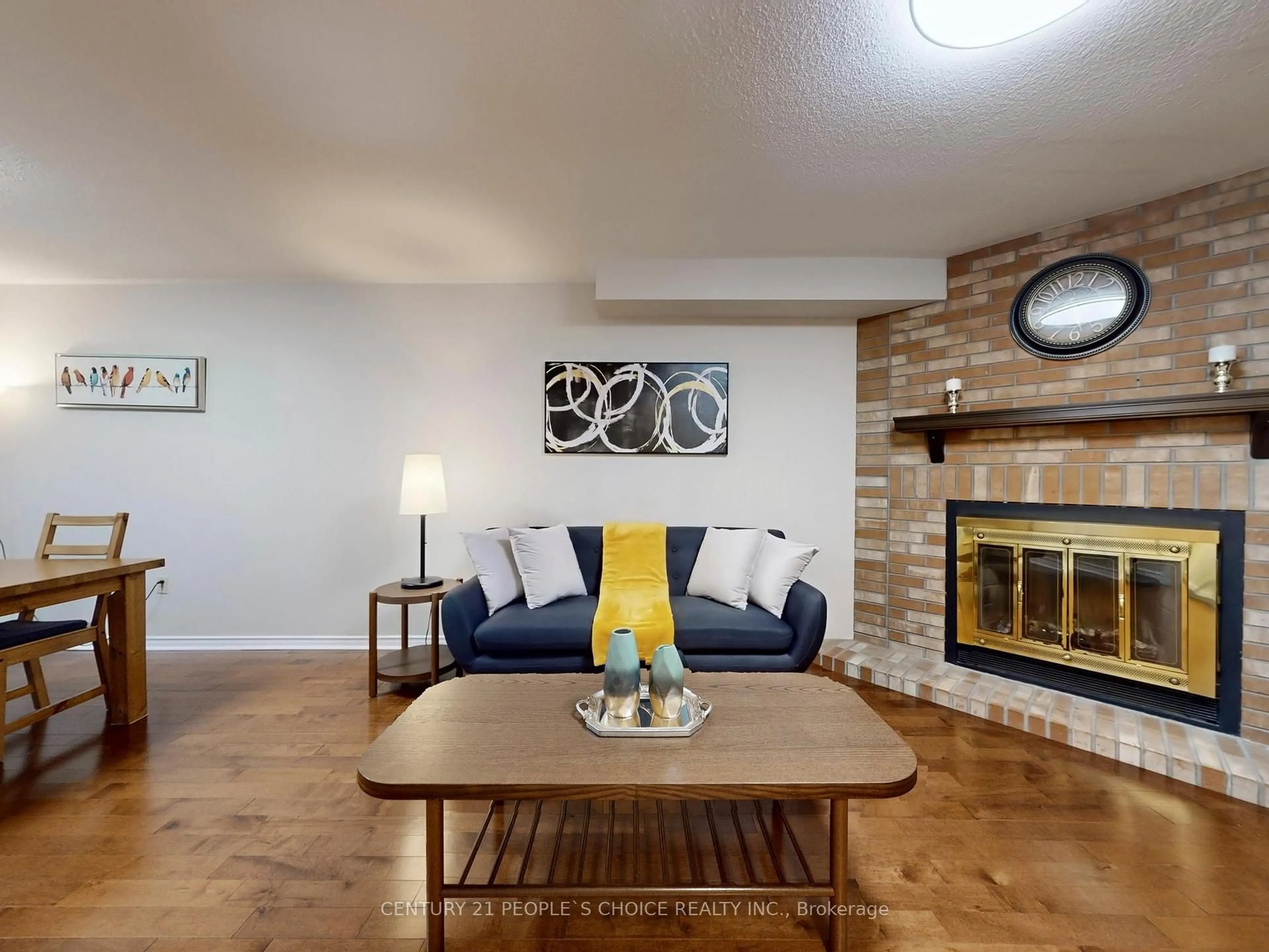 Living room with furniture, unknown for 6050 Bidwell Tr #66, Mississauga Ontario L5V 1V6