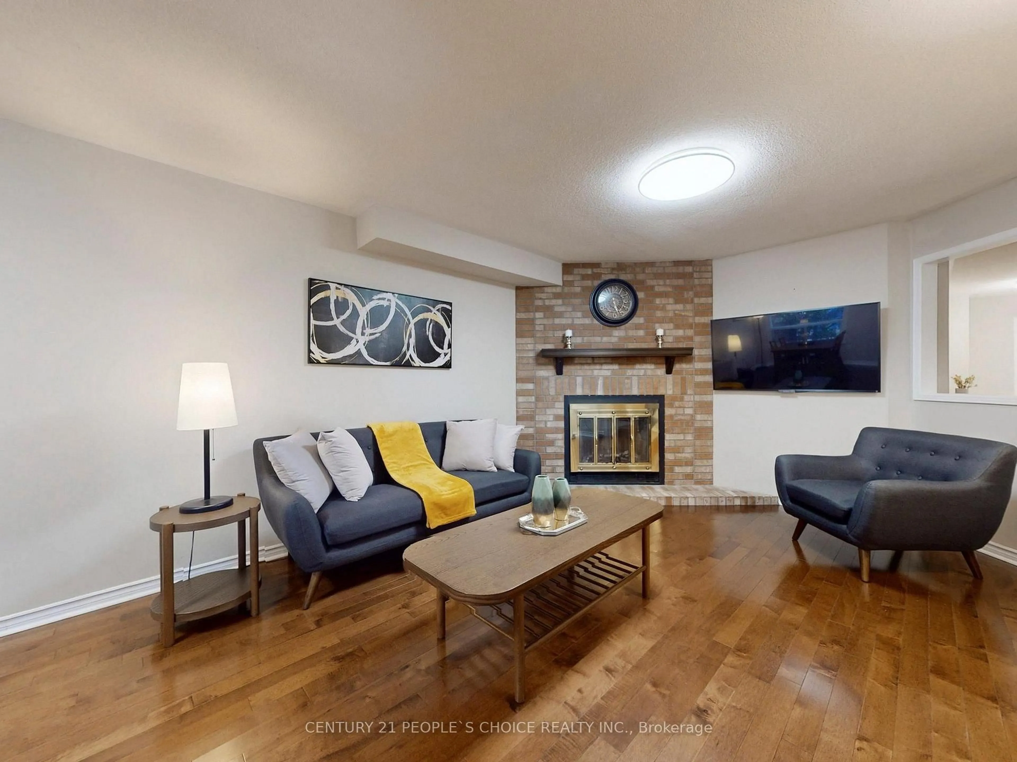 Living room with furniture, unknown for 6050 Bidwell Tr #66, Mississauga Ontario L5V 1V6