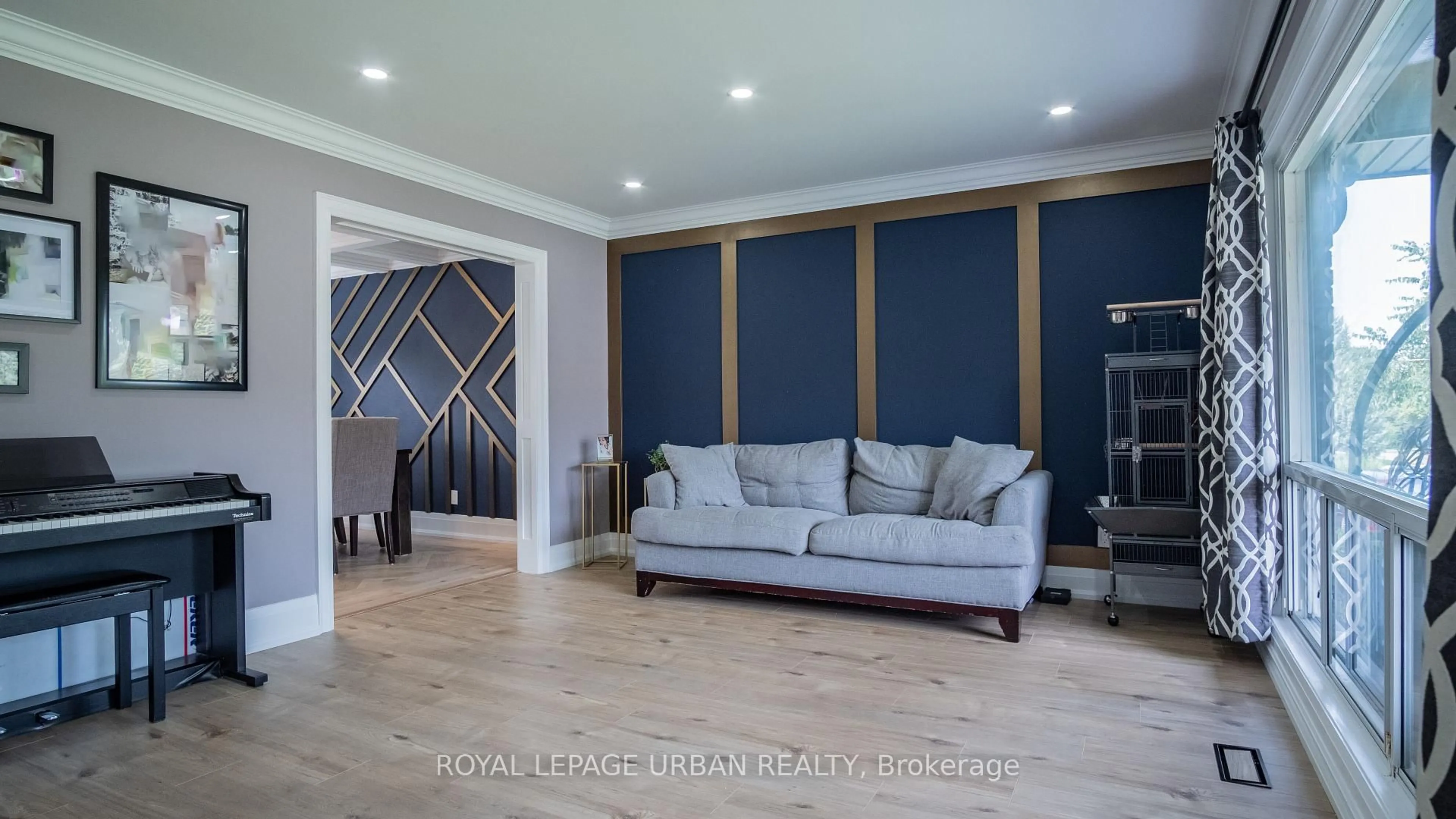 Living room with furniture, unknown for 4 Deerfield Cres, Brampton Ontario L6T 1K6