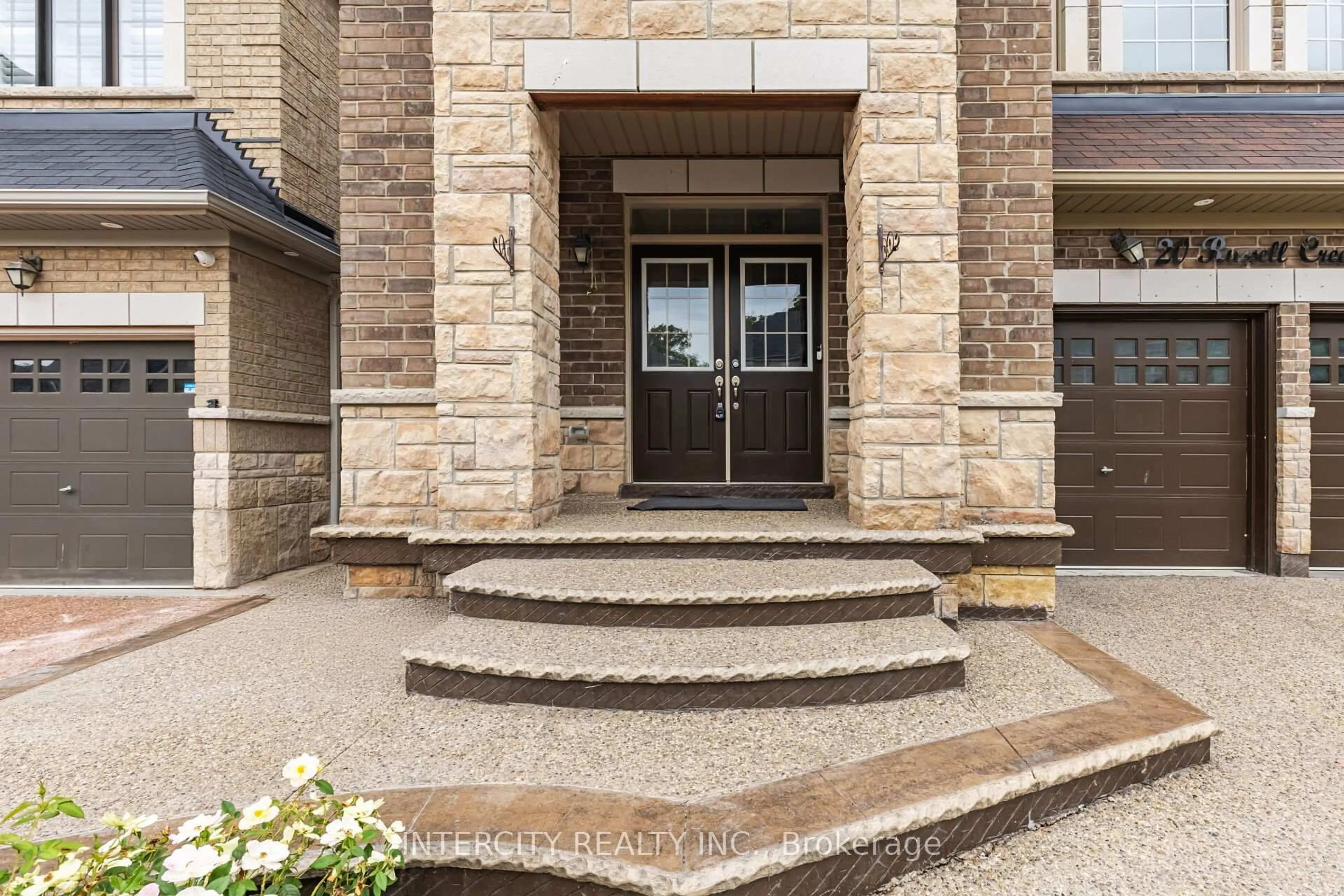 Unknown for 20 Russell Creek Dr, Brampton Ontario L6R 3Y9