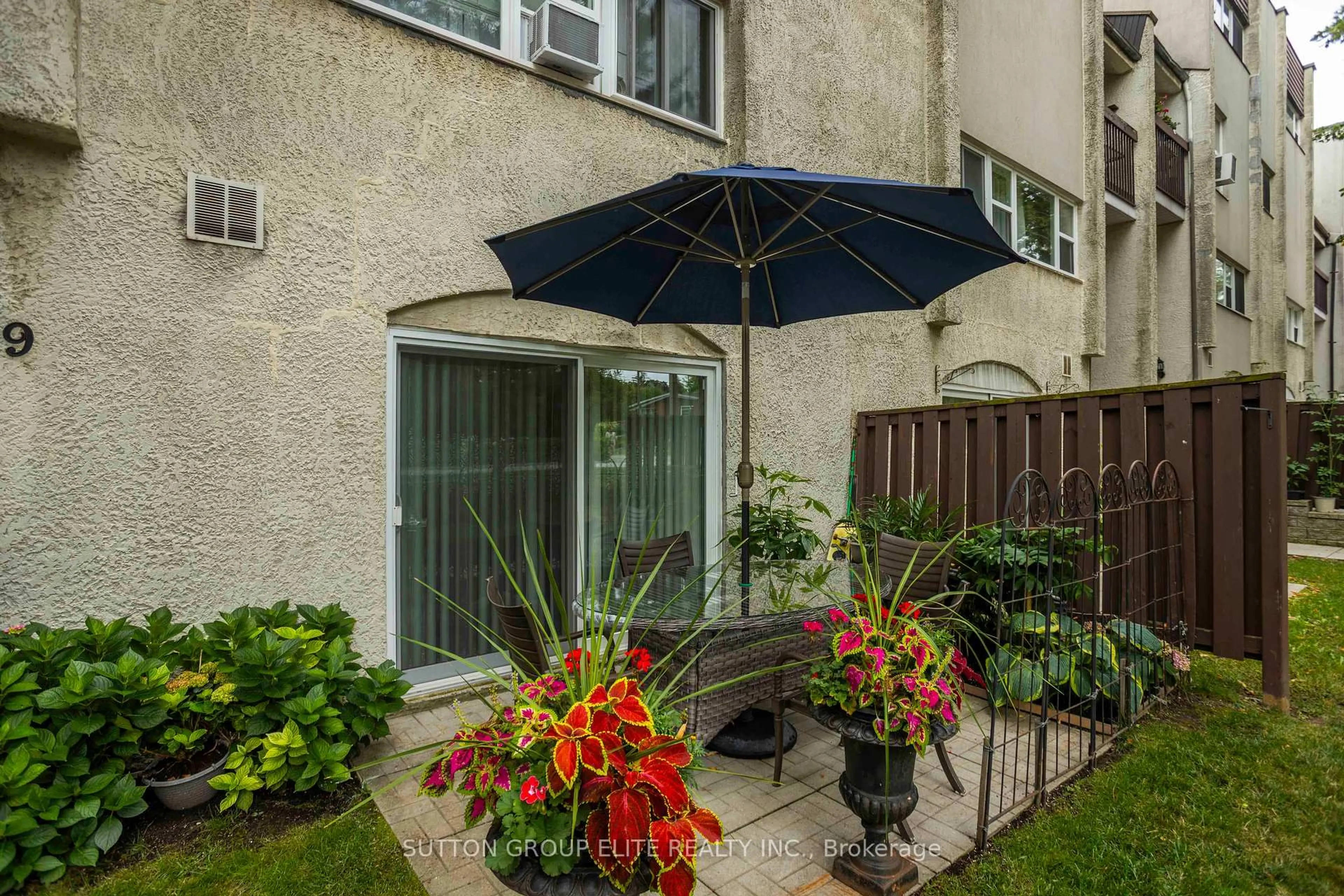 Patio, street for 3050 Constitution Blvd #9, Mississauga Ontario L4Y 3X1
