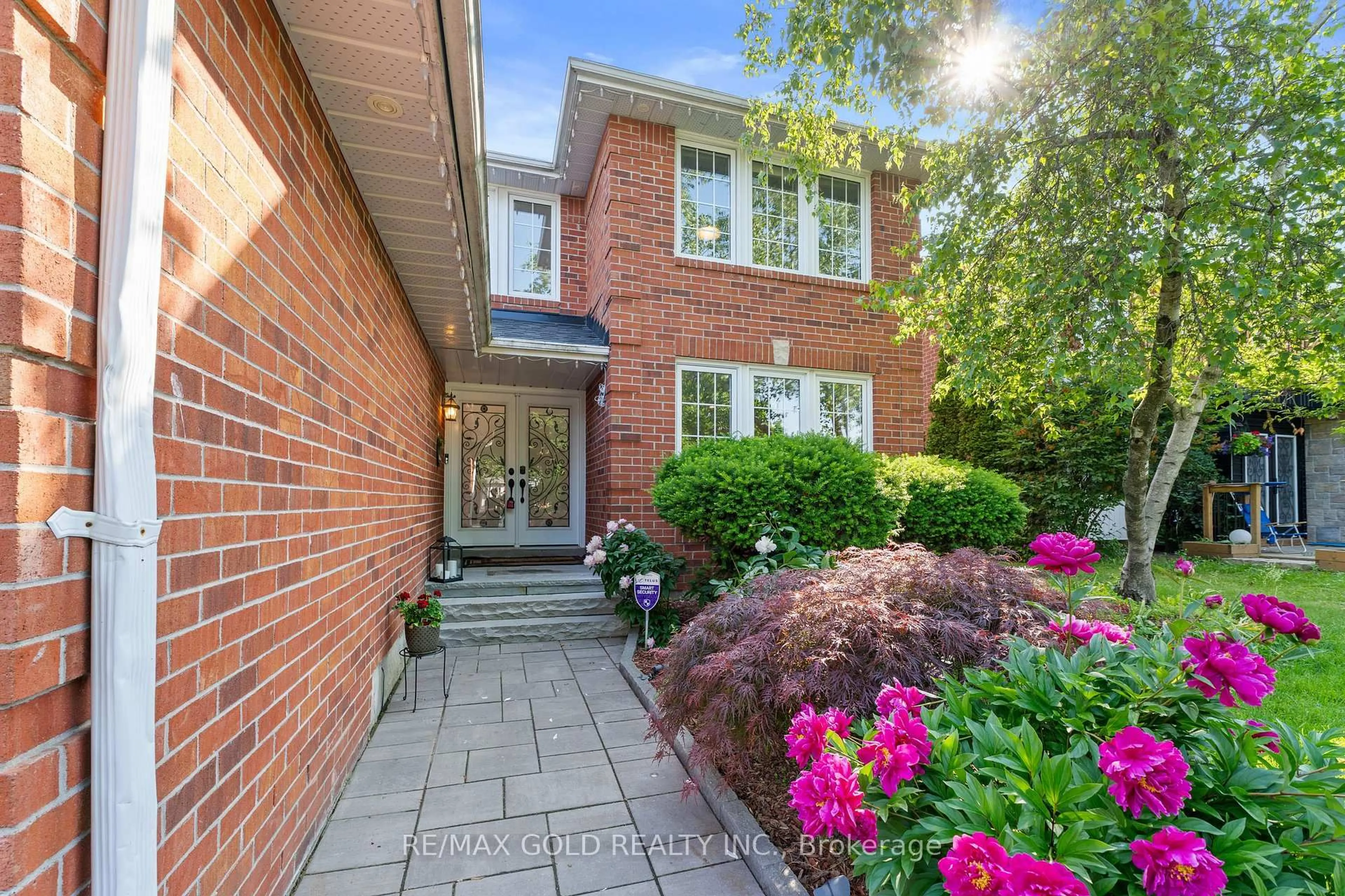 Home with brick exterior material, street for 66 Barr Cres, Brampton Ontario L6Z 3E2