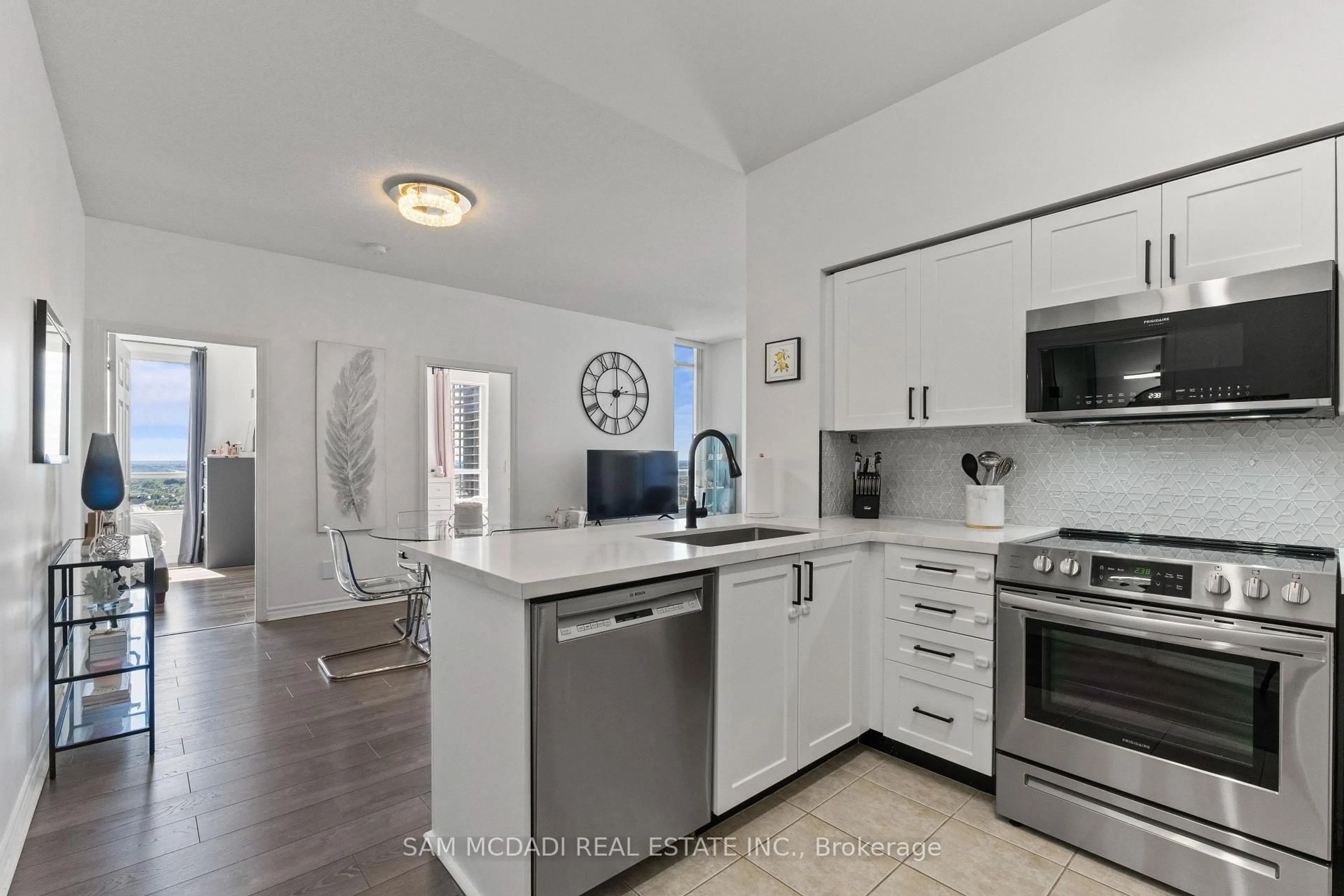 Unknown for 388 Prince Of Wales Dr #2404, Mississauga Ontario L5B 0A1