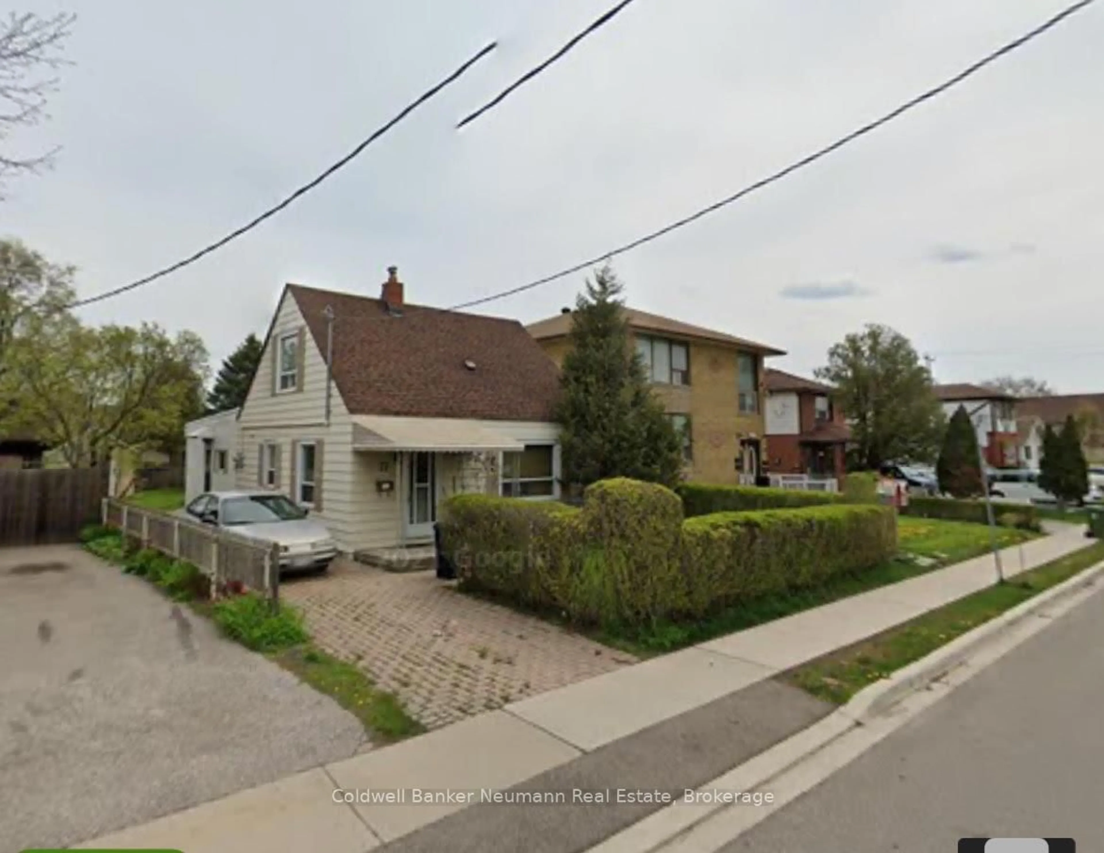 A pic from outside/outdoor area/front of a property/back of a property/a pic from drone, street for 77 Twenty Fourth St, Toronto Ontario M8V 3N7