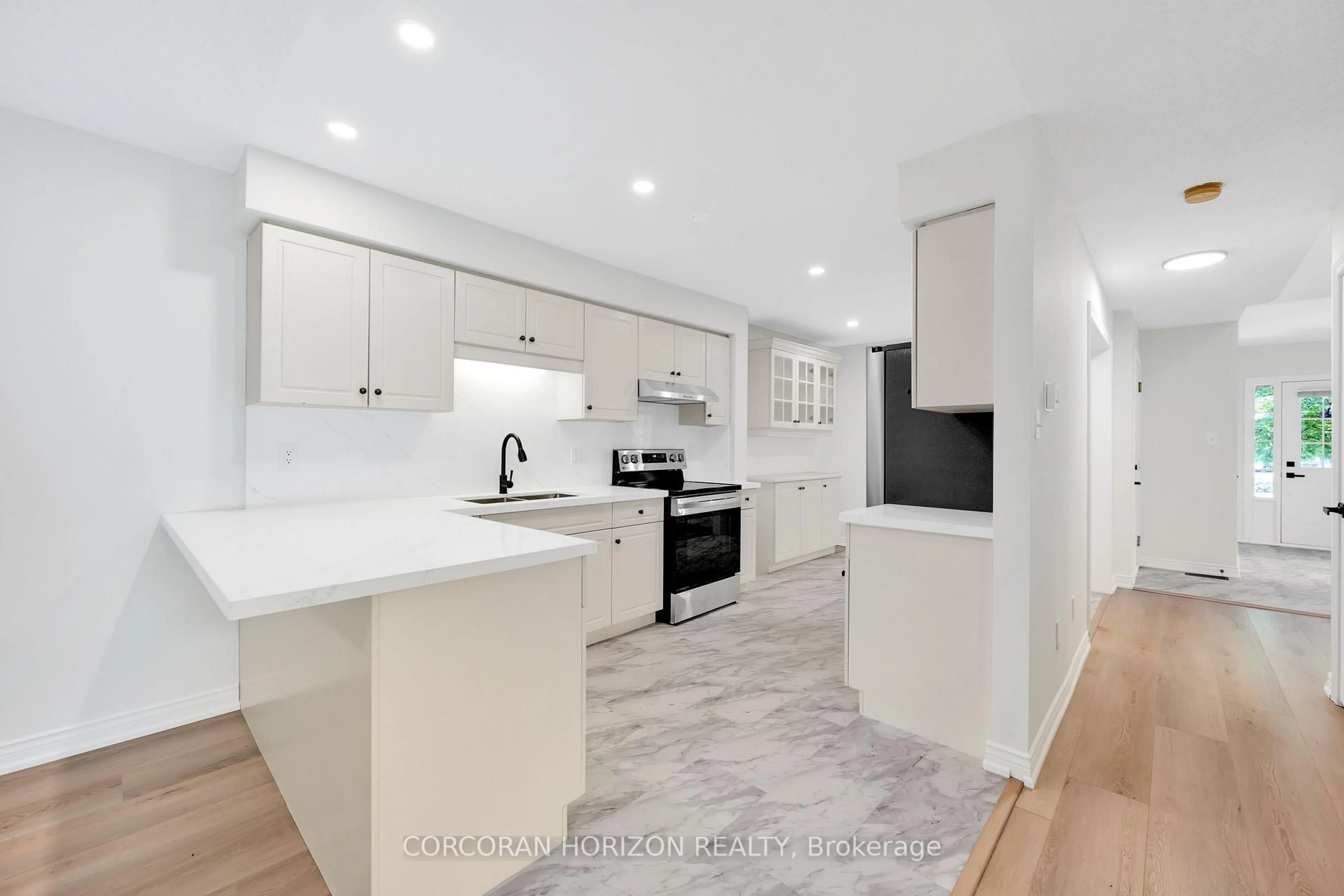 Open concept kitchen, ceramic/tile floor for 1465 Headon Rd, Burlington Ontario L7M 4N1
