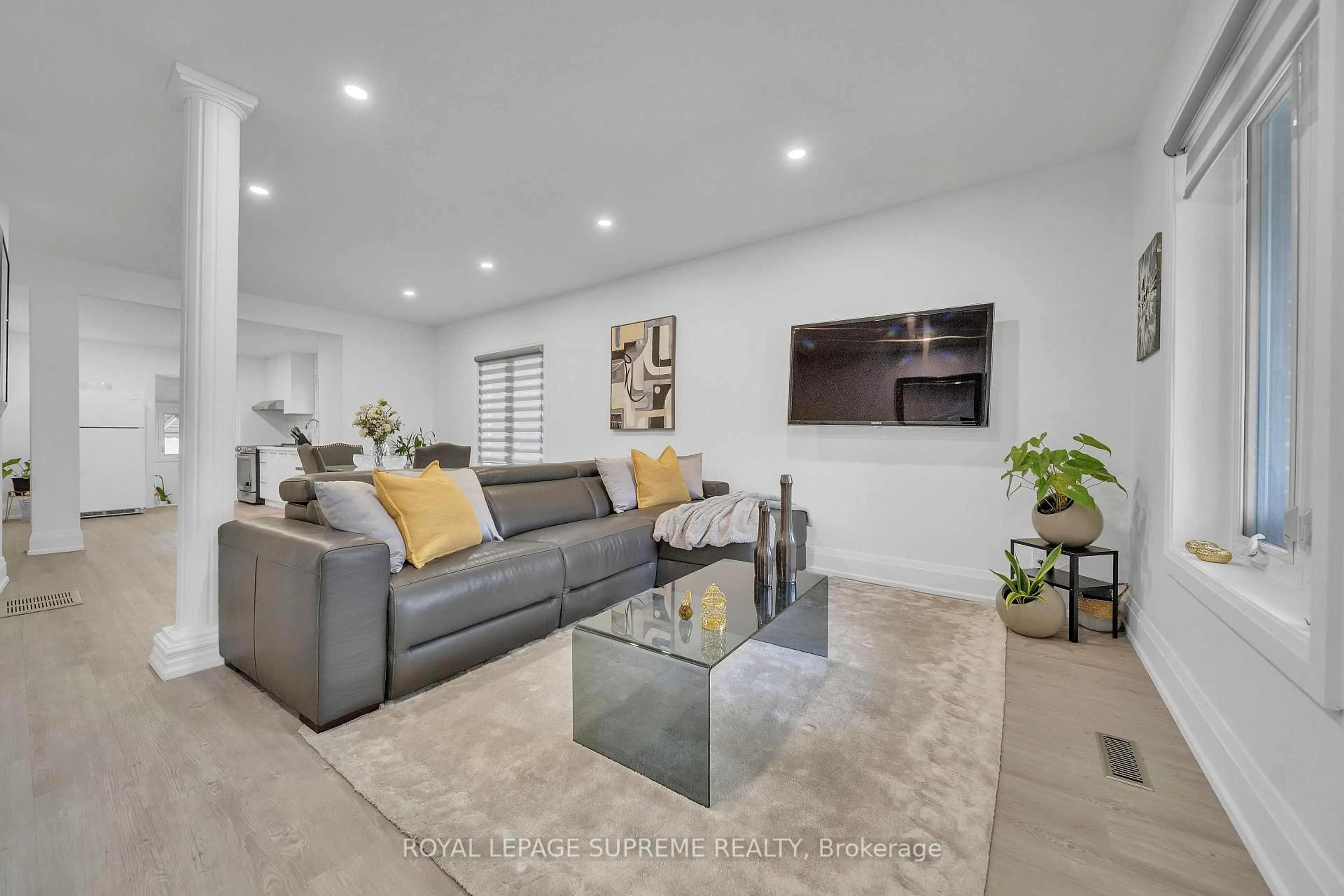 Living room with furniture, unknown for 155 Symington Ave, Toronto Ontario M6P 3W5