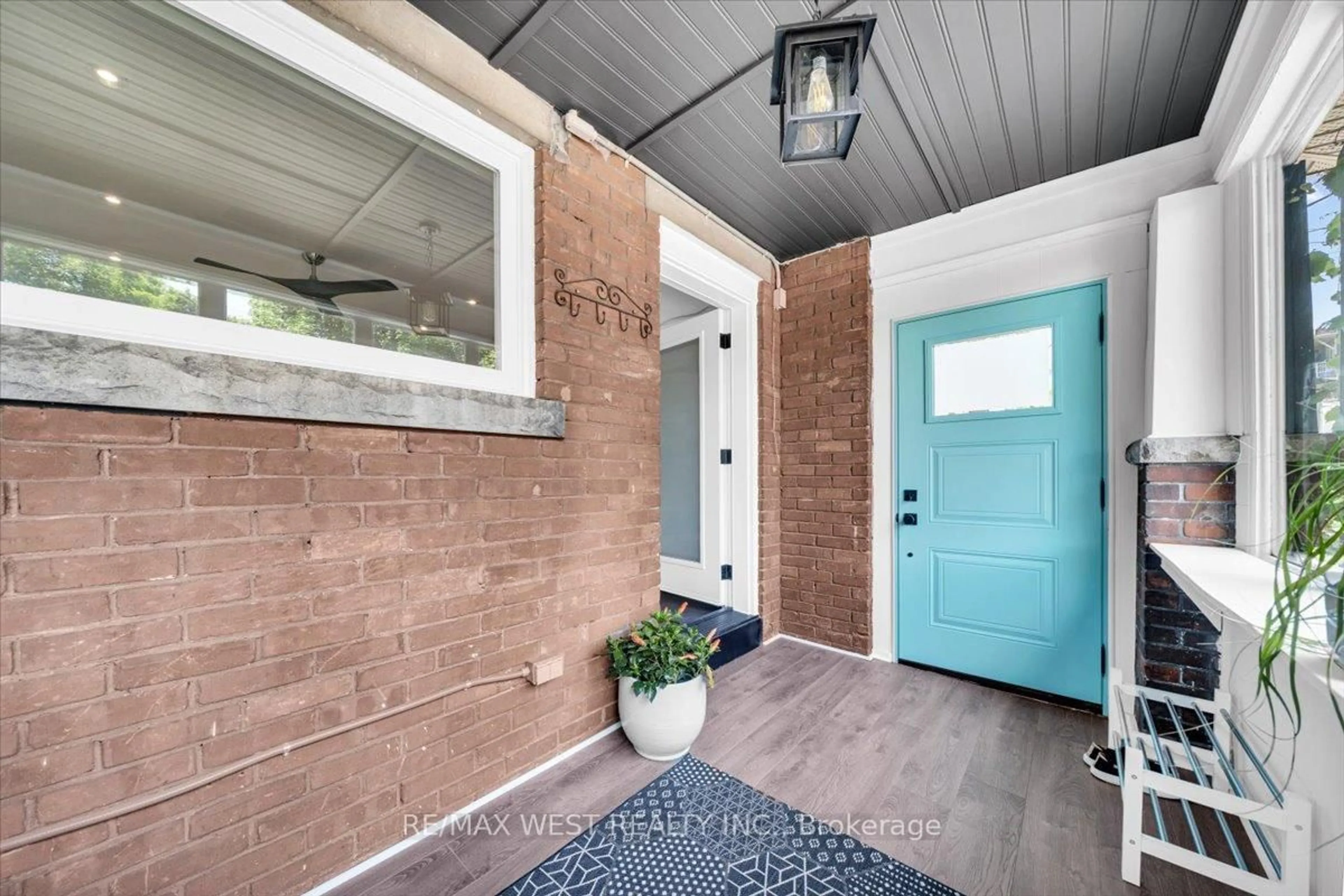 Indoor entryway for 206 Howard Park Ave, Toronto Ontario M6R 1W1